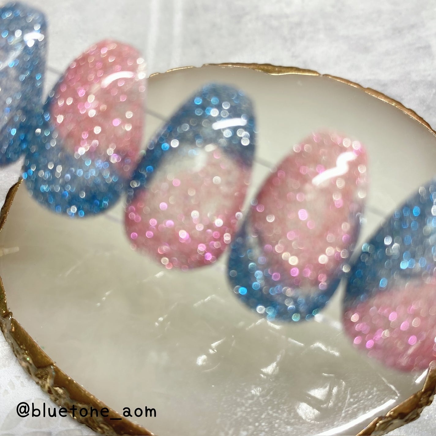 ⋆͛🦖⋆͛aomi on LIPS 「なんか…とりあえずフラッシュグリッターを2色使いたかったんや…..」(3枚目)