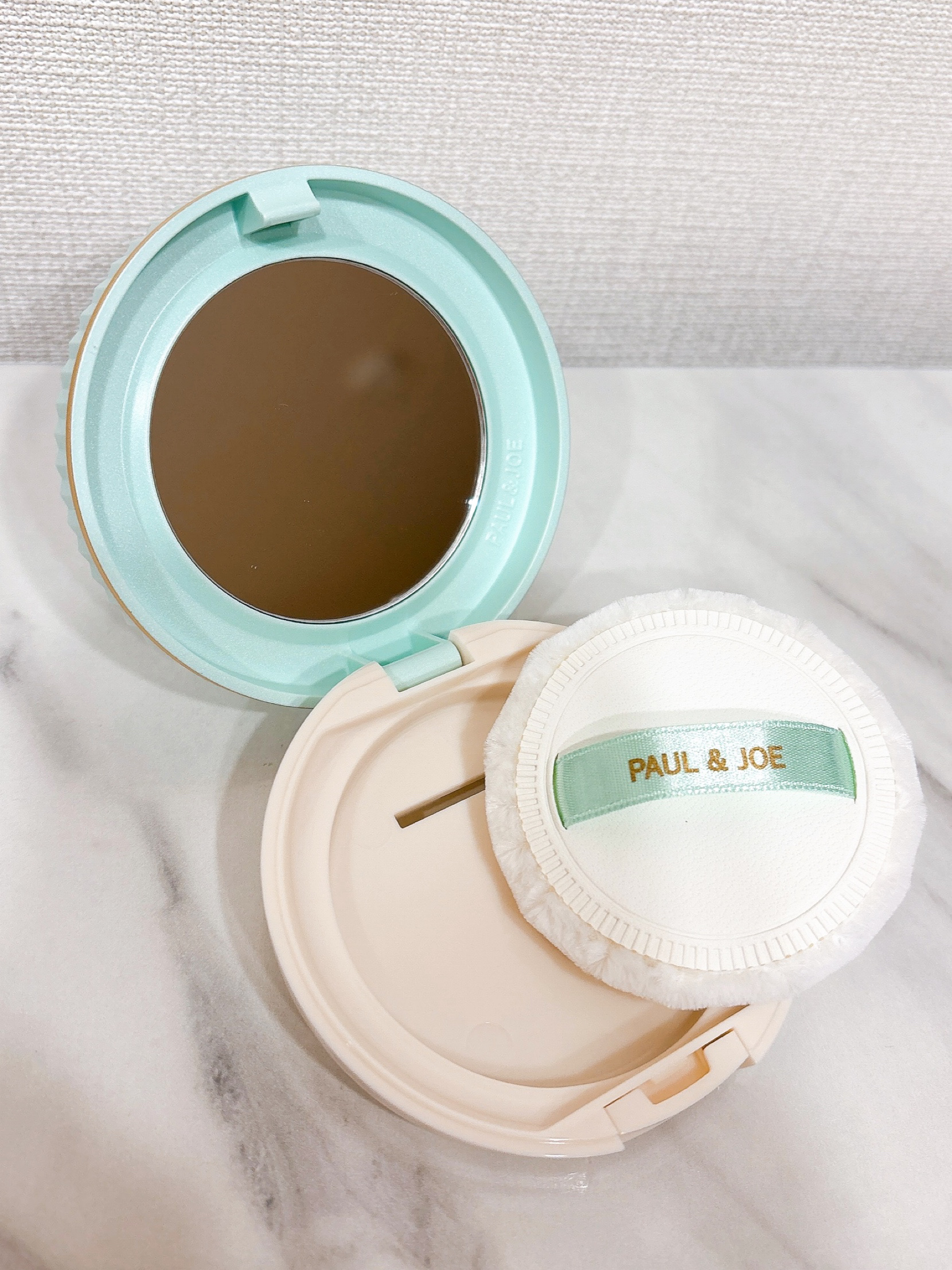 プロテクティング フェイス パウダー/PAUL & JOE BEAUTE/プレストパウダーを使ったクチコミ（3枚目）