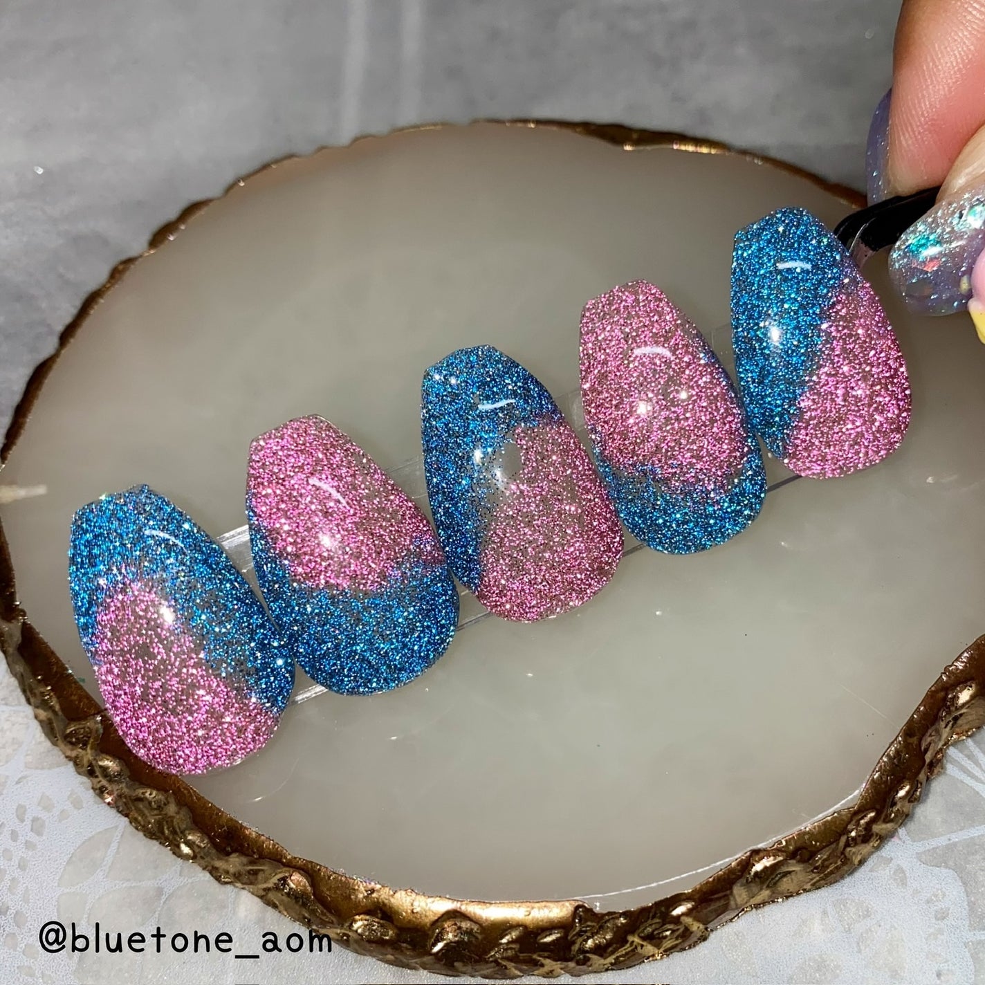 ⋆͛🦖⋆͛aomi on LIPS 「なんか…とりあえずフラッシュグリッターを2色使いたかったんや…..」(4枚目)