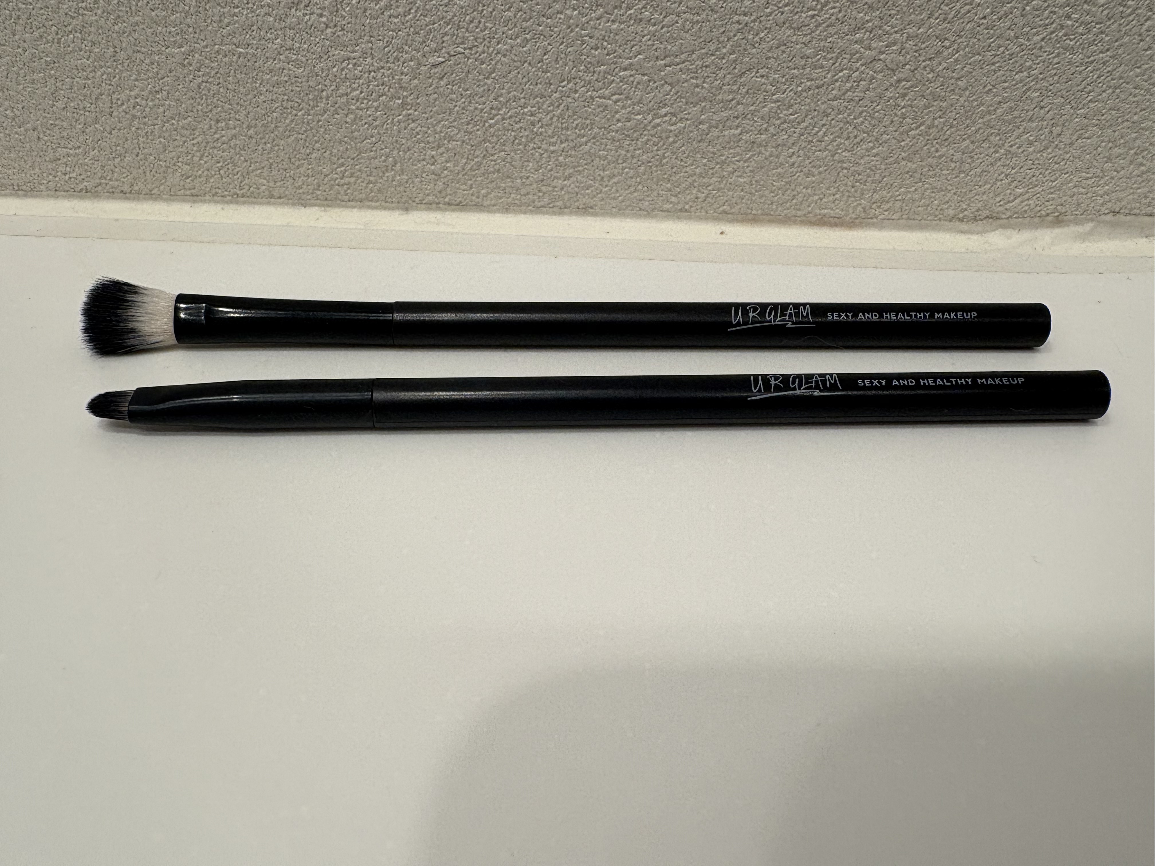 UR GLAM　EYESHADOW BRUSH A/U R GLAM/メイクブラシを使ったクチコミ（1枚目）