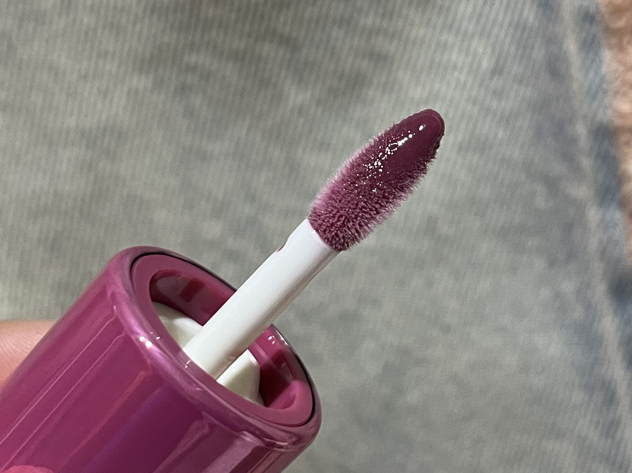 フィー 3Dボリューミンググロス B11 タロ 70％/fwee/リップグロスを使ったクチコミ（2枚目）