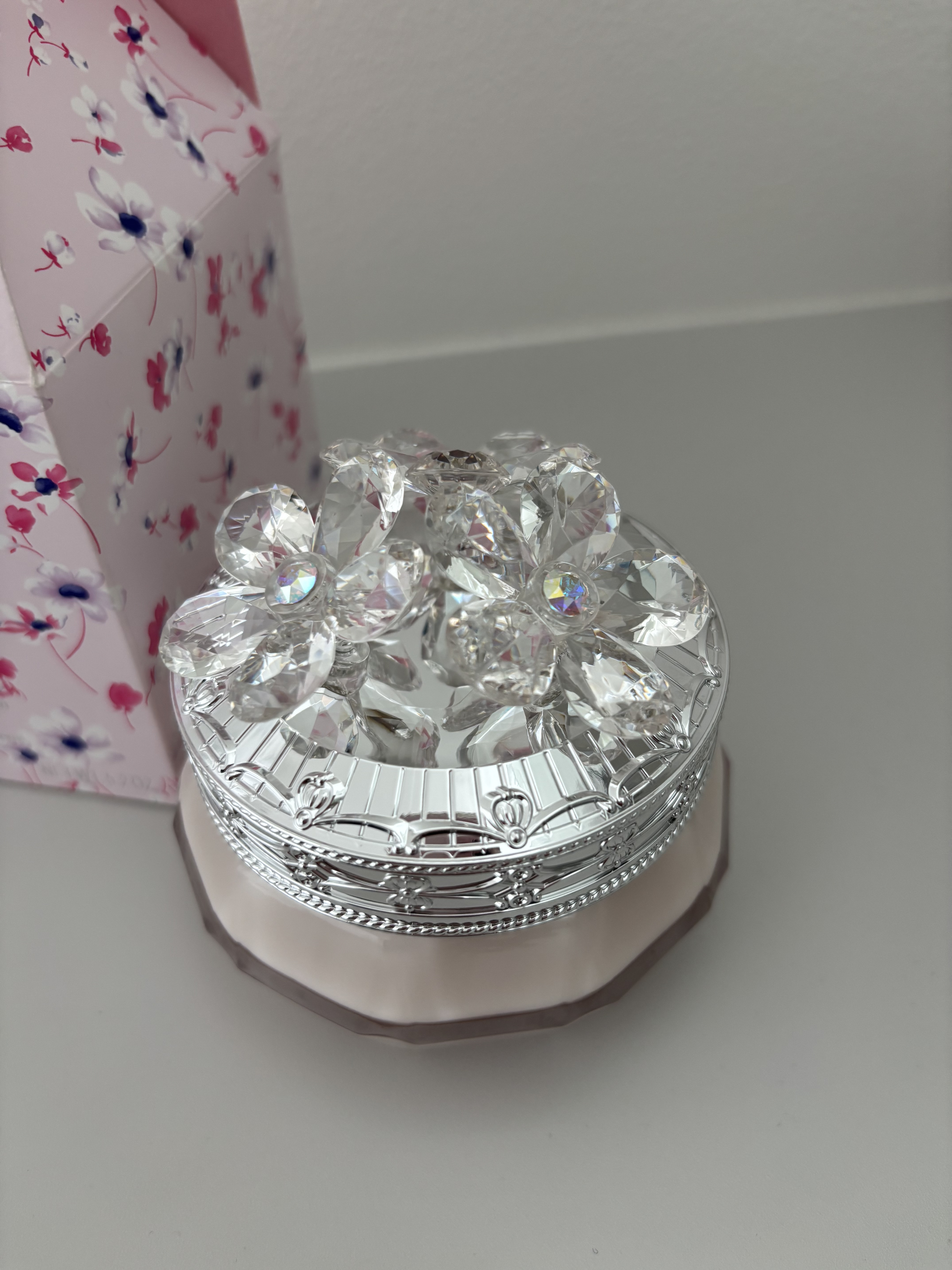 クリスタルブルーム パフュームド ボディクリーム/JILL STUART/ボディクリームを使ったクチコミ（2枚目）