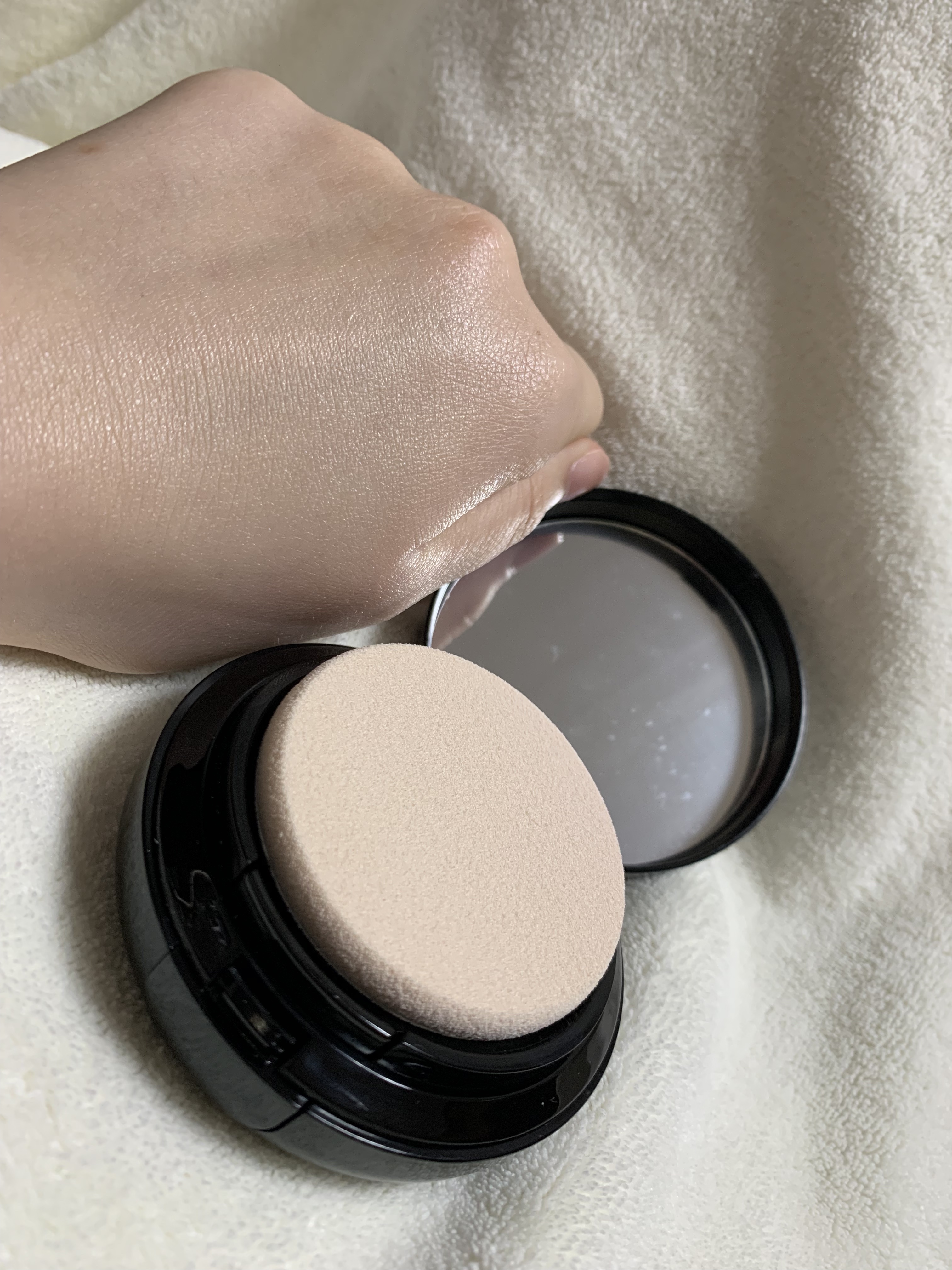 ミネラルリキッドリー ファンデーション SPF22 PA++/MiMC/リキッドファンデーションを使ったクチコミ（3枚目）