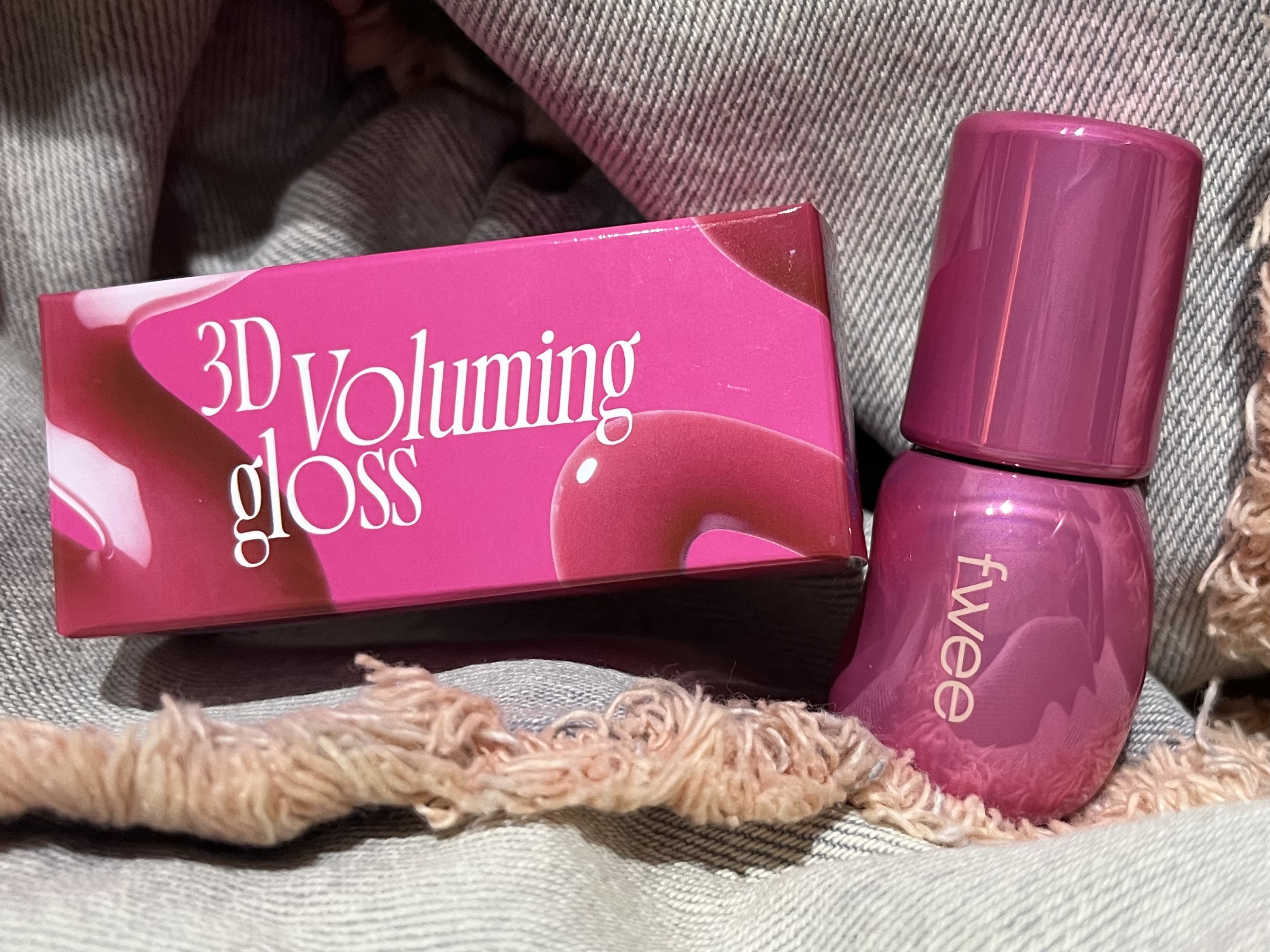 フィー 3Dボリューミンググロス B11 タロ 70％/fwee/リップグロスを使ったクチコミ（1枚目）