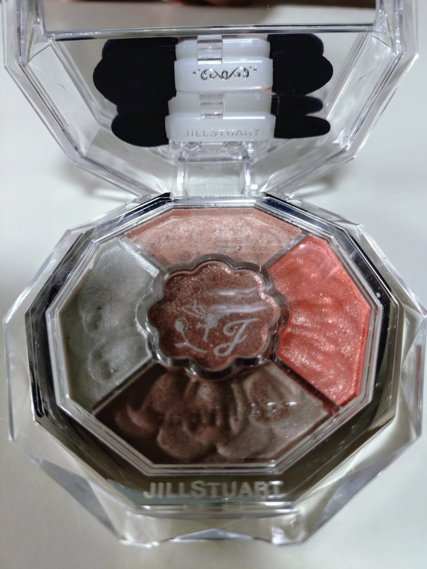 ジルスチュアート ブルームクチュール アイズ ジュエルドブーケ/JILL STUART/アイシャドウパレットを使ったクチコミ(1枚目)