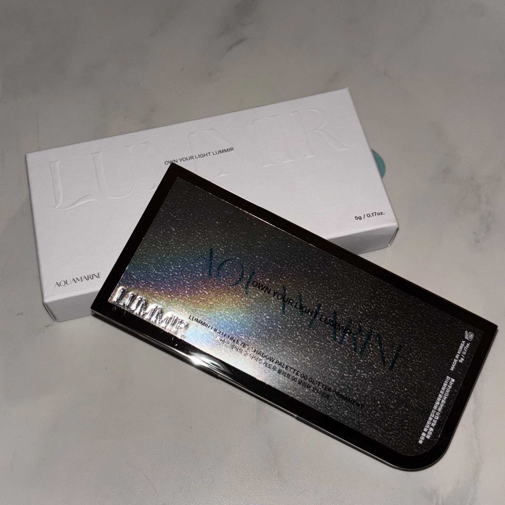 Lummir様のXでのプレキャンでまさかの当選してライトオンアイズシャドウパレット
00グリッターオーナメントをいただきました🤍

ルミルのアイシャドウずっと気になってたから本当に嬉しい(т т)❤︎

綺麗すぎてずっと感動してずっと眺め