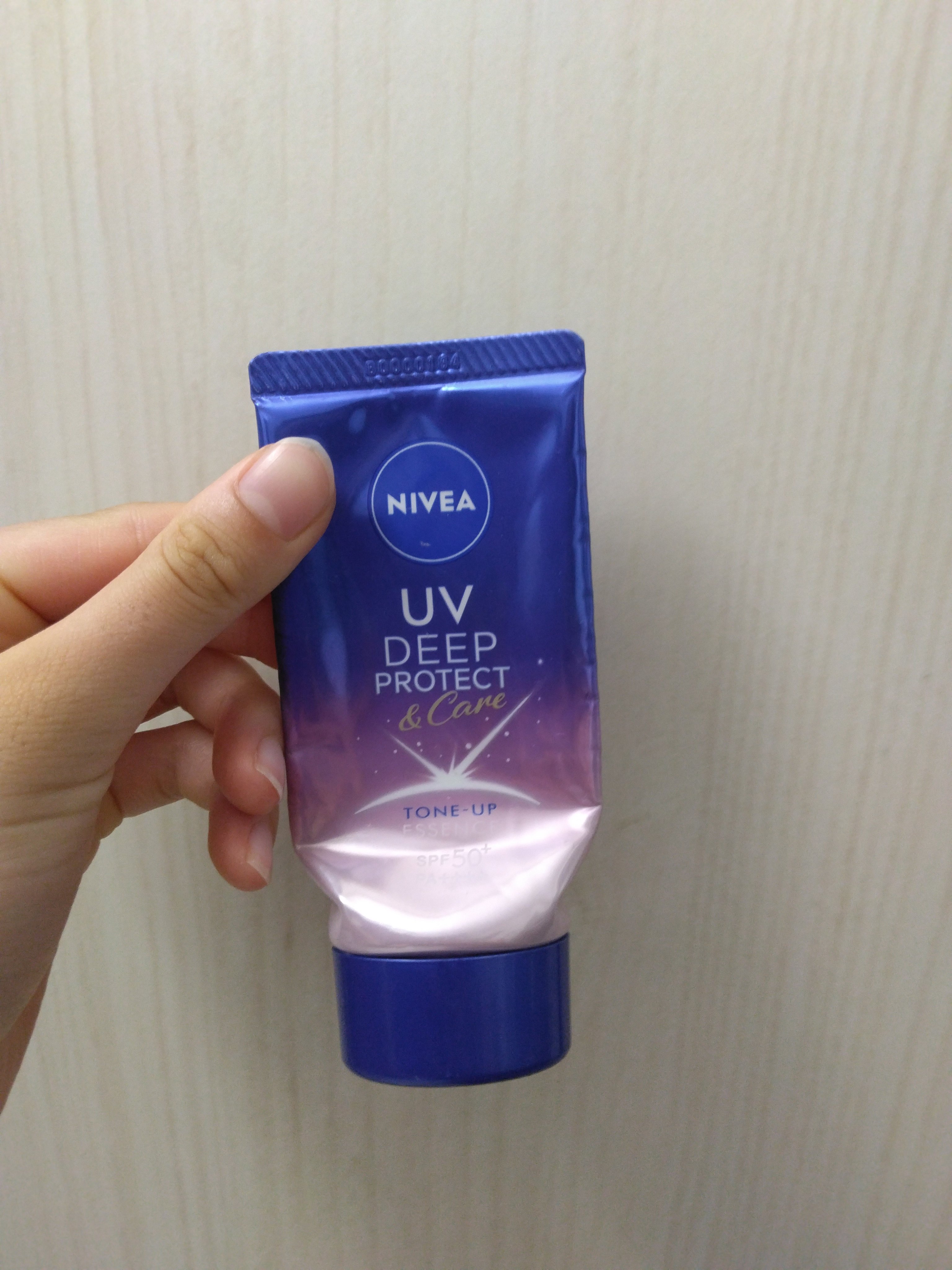 ニベアUV ディープ プロテクト＆ケア トーンアップ エッセンス/ニベア/日焼け止めローションを使ったクチコミ（1枚目）