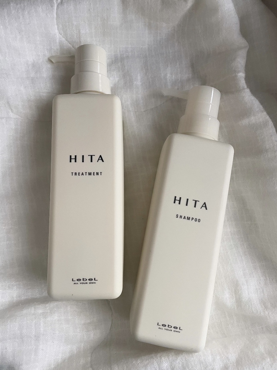 ✩  HITA　シャンプー  トリートメント  ✩


美容院で売られていて、髪質や悩みに合っていたので気になって購入！

市販と比べるとお高めですが、サロン専売のシャントリの中だとコスパ良いほうかなー？と思います😟💕



香りはジョ