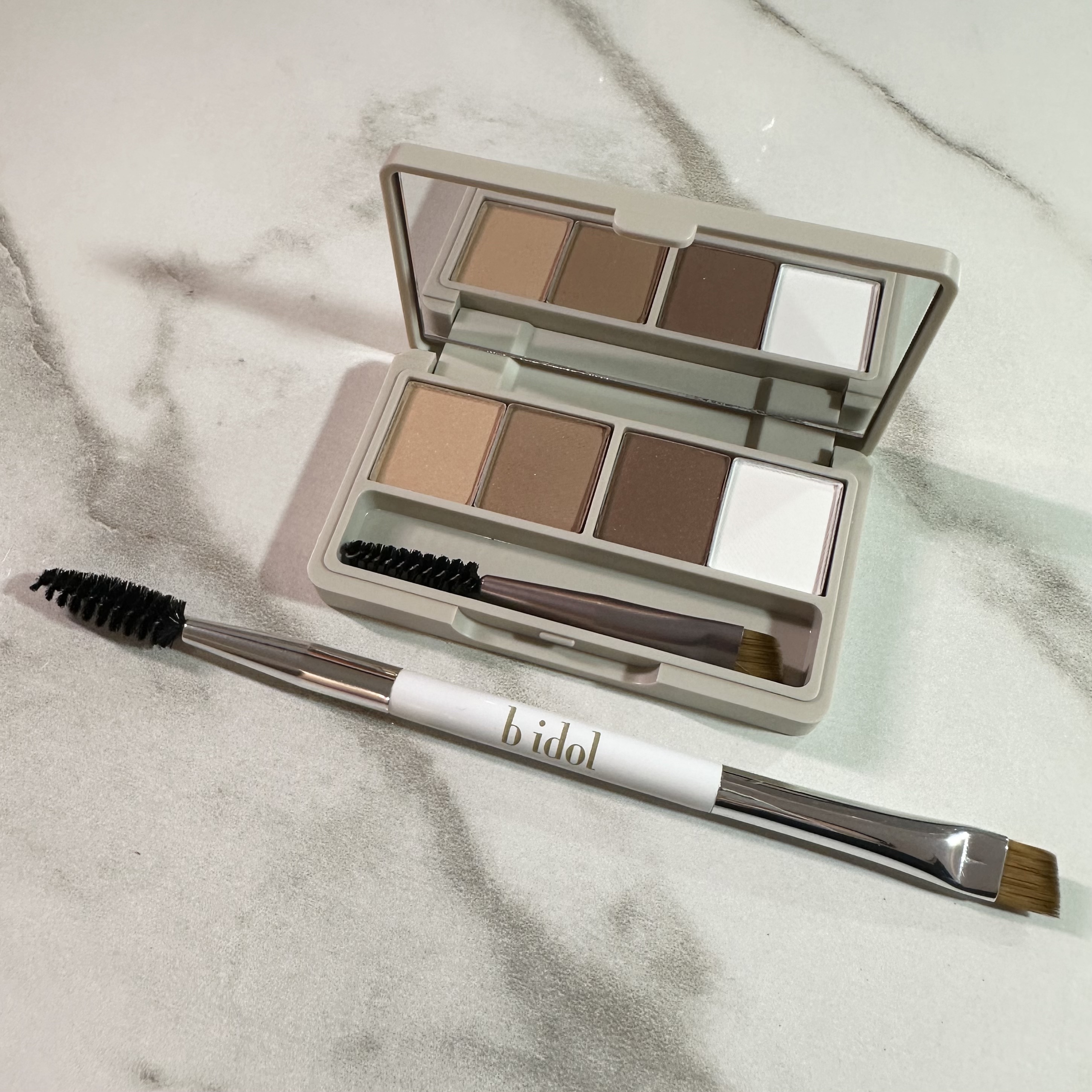 魔法のアイブロウパウダー/b idol/パウダーアイブロウを使ったクチコミ（2枚目）