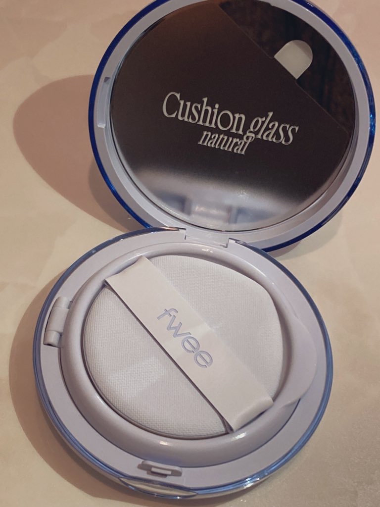 フィー クッションガラス ナチュラル/fwee/クッションファンデーションを使ったクチコミ（2枚目）