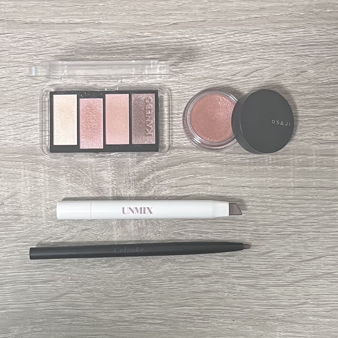 アイシャドーペン 03 ダークスター/UNMIX/スティックアイシャドウを使ったクチコミ（1枚目）