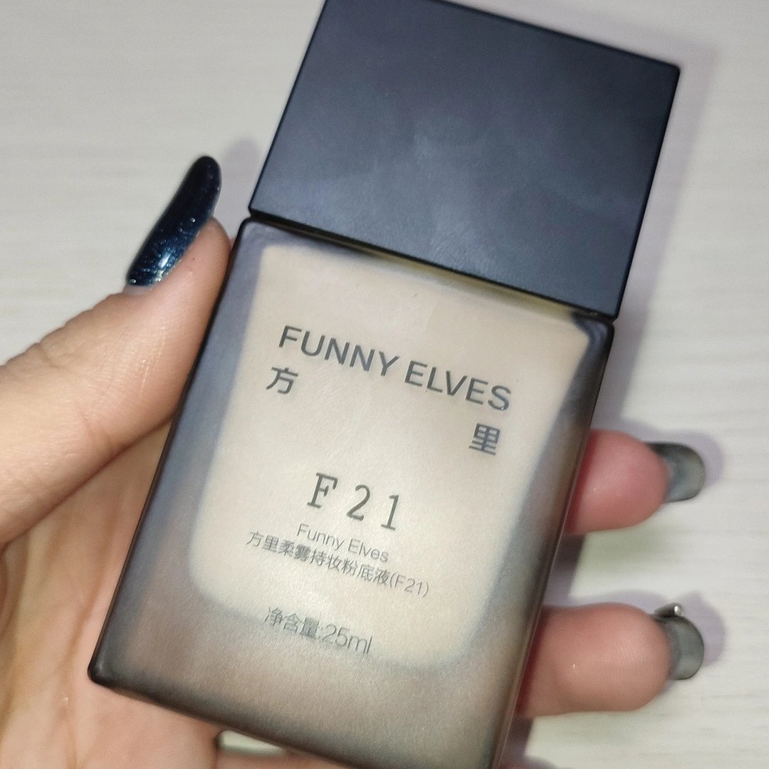 ロングウェア ソフトマットファンデーション/FUNNY ELVES方里/リキッドファンデーションを使ったクチコミ（2枚目）