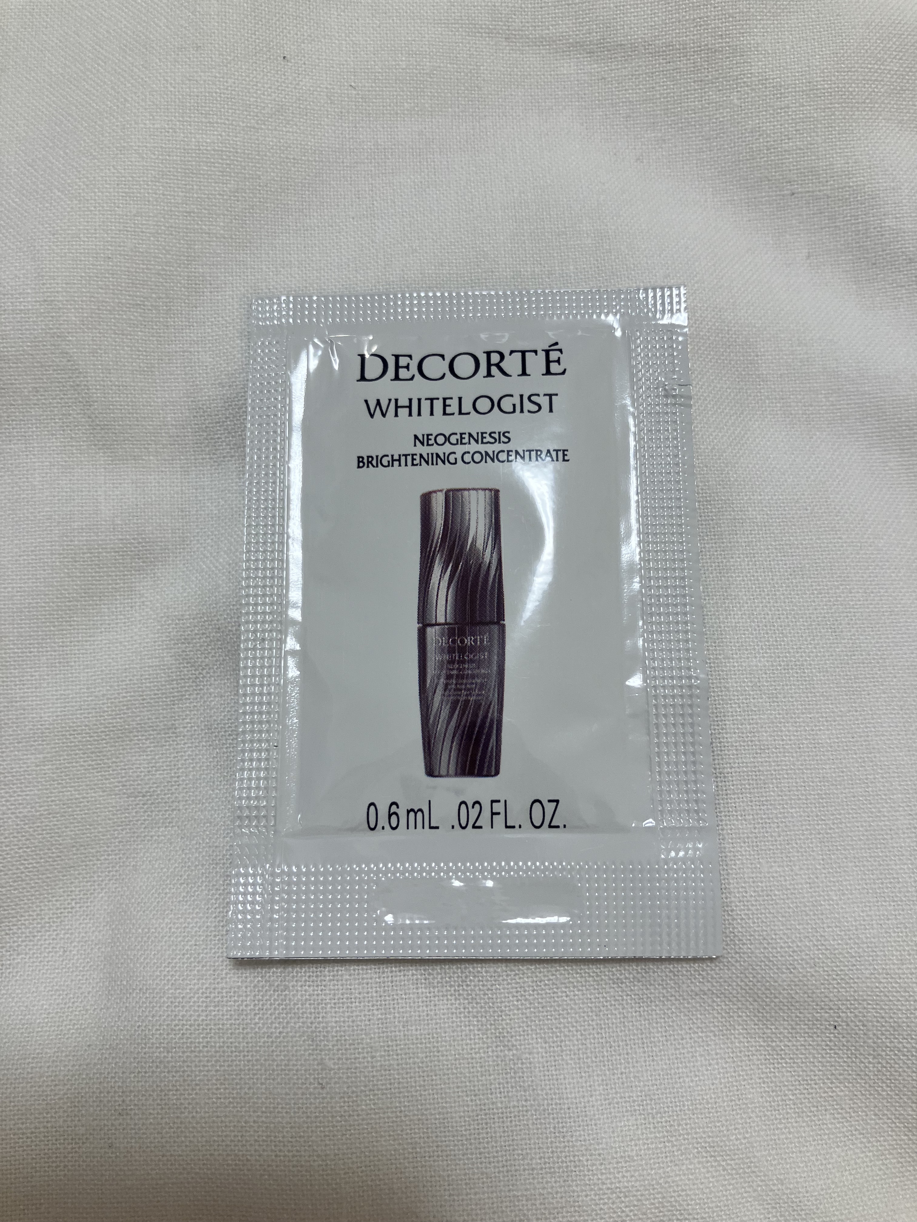 DECORTÉ ホワイトロジスト　ネオジェネシス　ブライトニング コンセントレイトのクチコミ「DECORTÉ ホワイトロジスト　ネオジェネシス　ブライトニング コンセントレイト

ちょっと.....」（1枚目）