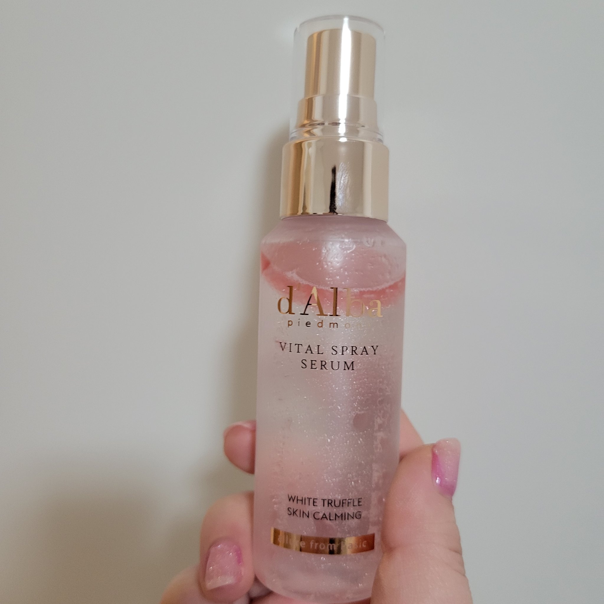 購入品紹介です❣️

・ダルバエッセンシャルスプレーセラム50ml
定番の方ではなく、ピンク？の方を購入しました💓
今さらですが、、さすがダルバ様✨
香りも嫌いじゃないです🫶
夏ならこっちの方が良いと思います❣️
購入してよかったです‼