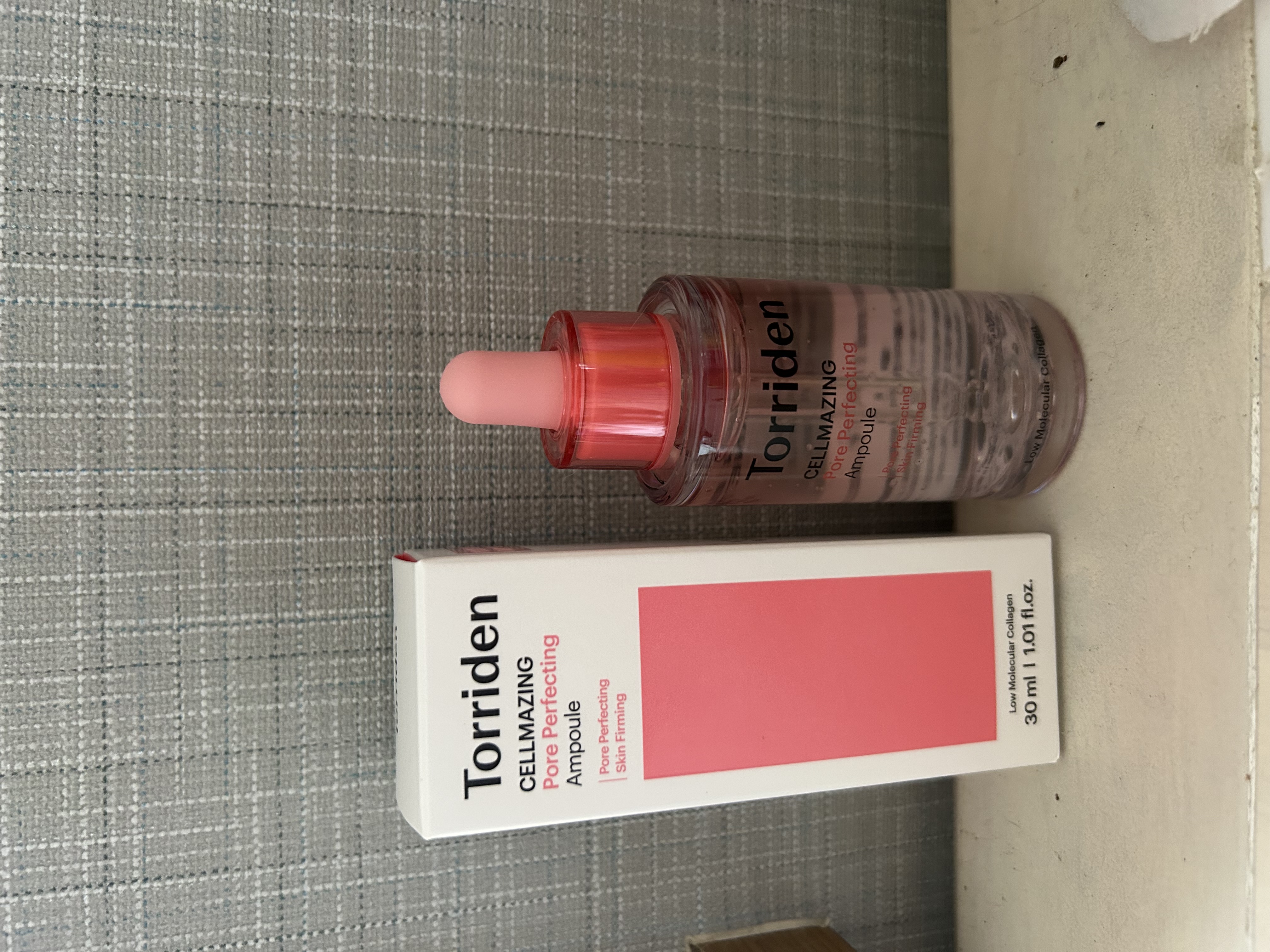 Torriden セルメイジング コラーゲン ポア パーフェクティング アンプルのクチコミ「◼︎トリデンCPセラム

ナイアシンアミド配合の毛穴ハリアンプル
使ってみた感想は、スーッと伸.....」（1枚目）