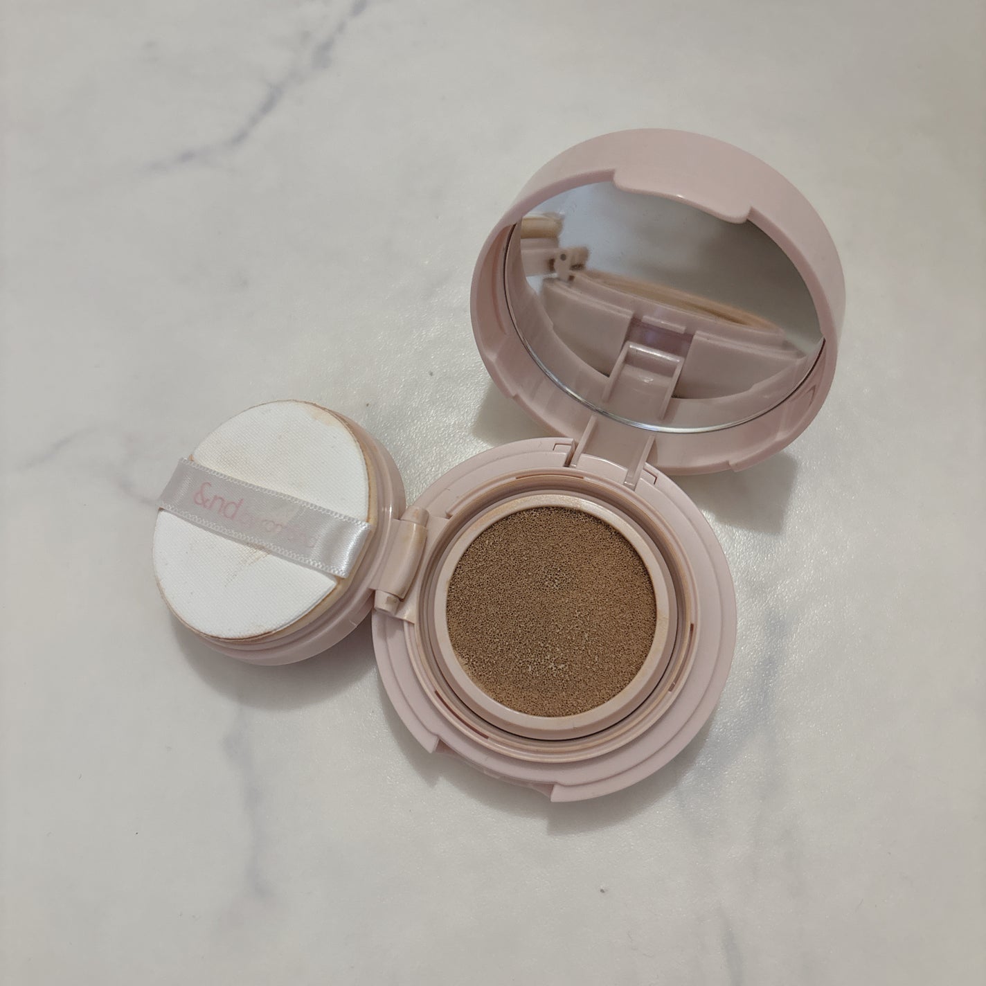 アンドバイロムアンド メロウマットクッション/&nd by rom&nd/クッションファンデーションを使ったクチコミ(2枚目)