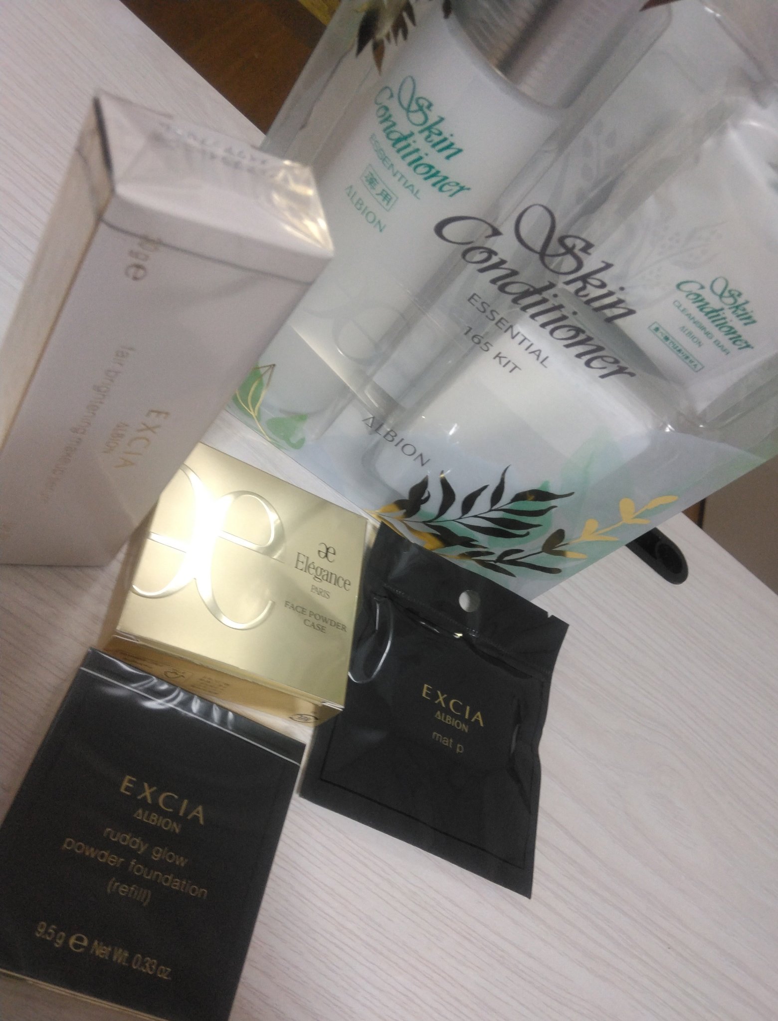 エクシア フェアブライトニング メイクアップセラム/ALBION/化粧下地を使ったクチコミ（2枚目）