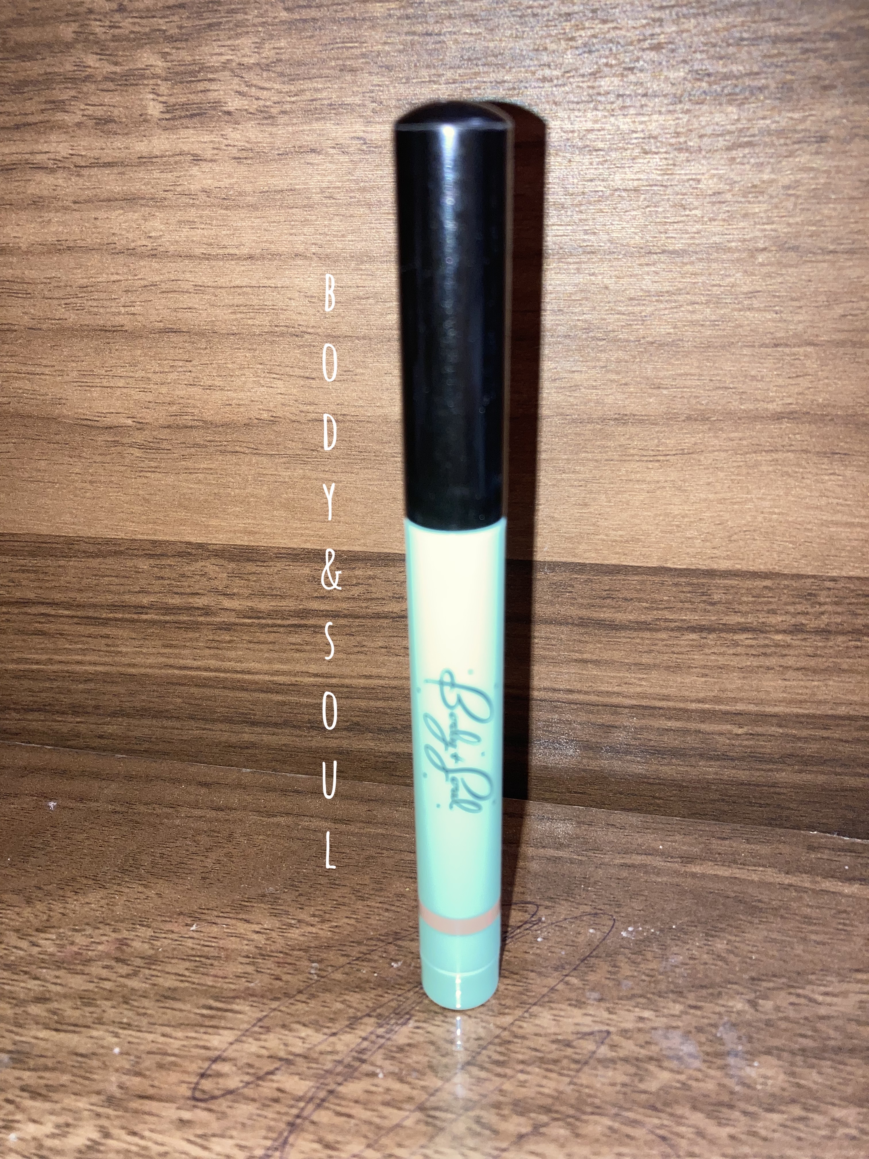 シャドーライナースティック/Body&Soul COSMETICS/スティックアイシャドウを使ったクチコミ（1枚目）