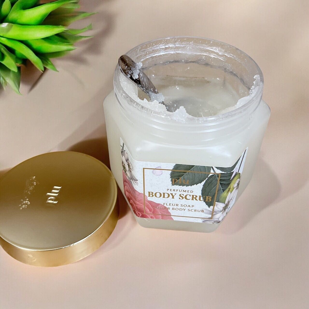 パヒュームドボディスクラブ フレールソープ/plu/ボディスクラブを使ったクチコミ（2枚目）