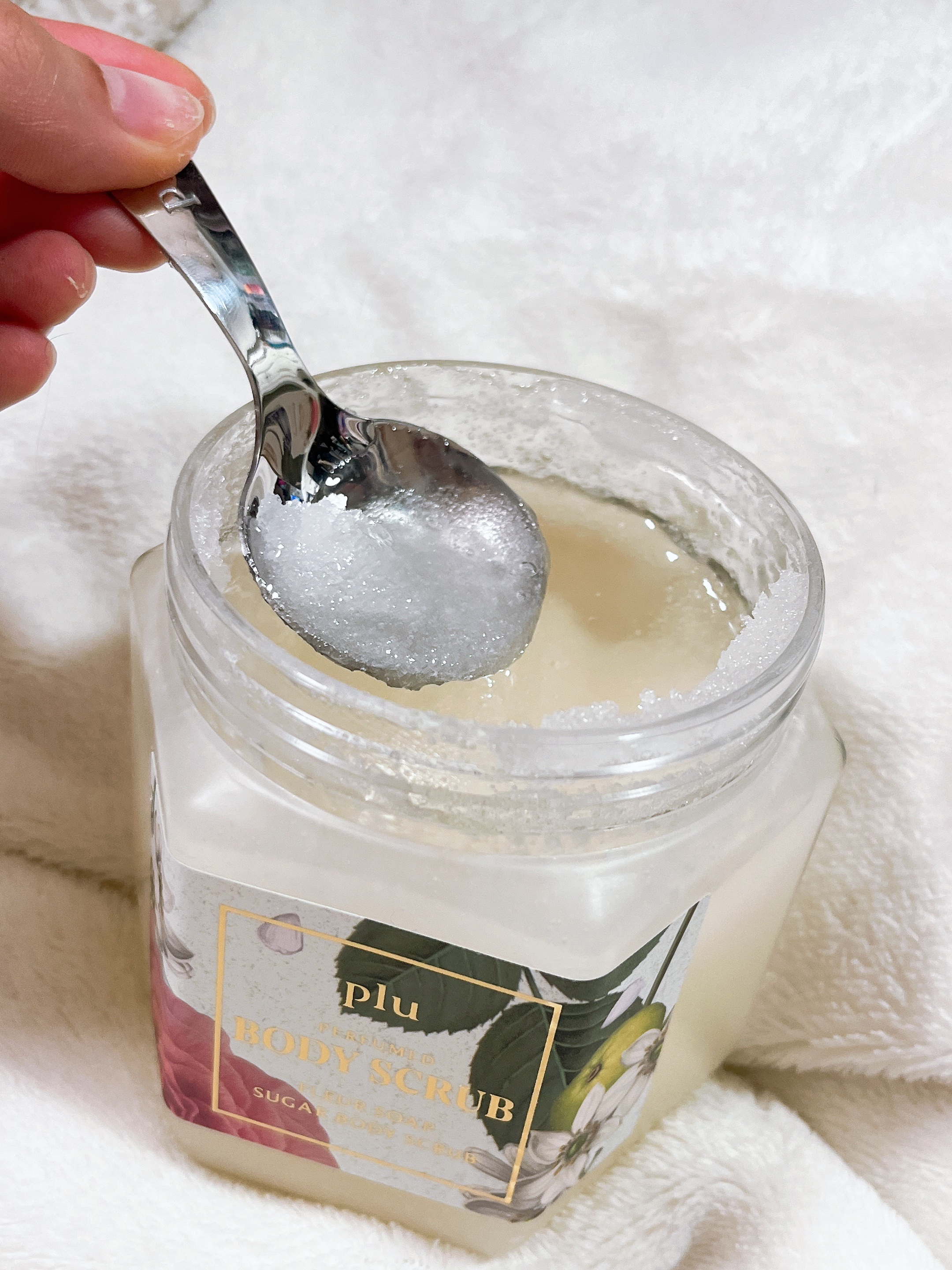 パヒュームドボディスクラブ フレールソープ/plu/ボディスクラブを使ったクチコミ（2枚目）