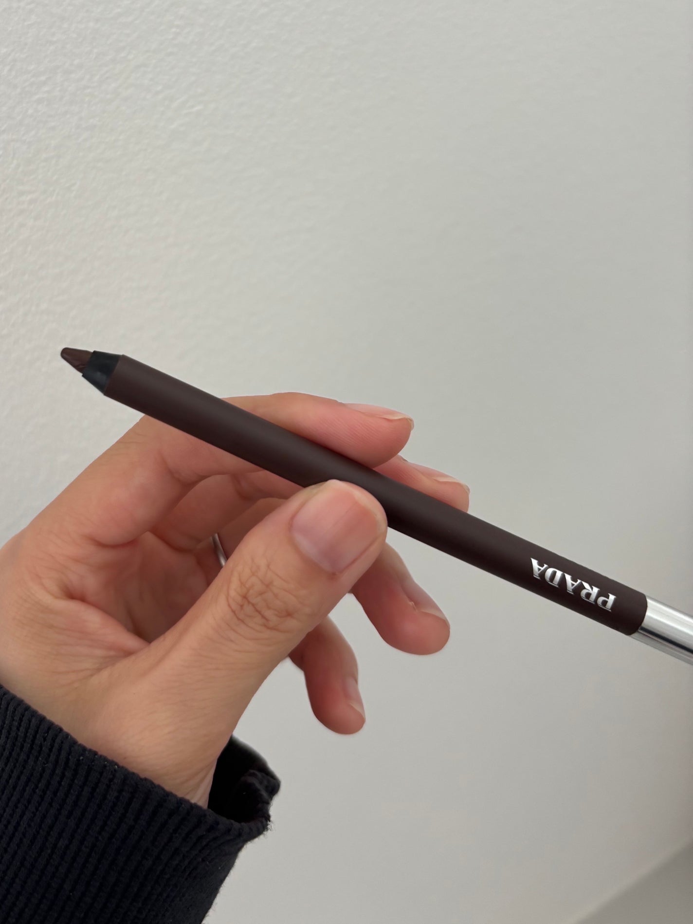 ラインズ デュラブル グライディング アイペンシル/PRADA BEAUTY/ペンシルアイライナーを使ったクチコミ(2枚目)