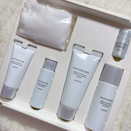 ALBION アンフィネス ブライトニング コンセントレート ミルクのクチコミ「アンフィネスのブライトニングラインが
リニューアルしたとのことで
お試しキットを購入☺️
元.....」(1枚目)