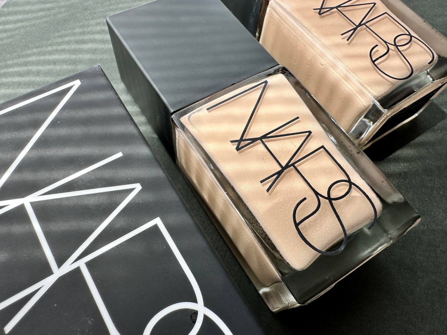 ライトリフレクティング ファンデーション/NARS/リキッドファンデーションを使ったクチコミ(1枚目)