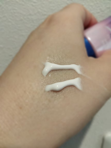 ニベア ニベアUV ディープ プロテクト&ケア トーンアップエッセンスのクチコミ「ニベアUV ディープ プロテクト&ケア トーンアップエッセンス
近所の薬局でクーポン使って9.....」(2枚目)