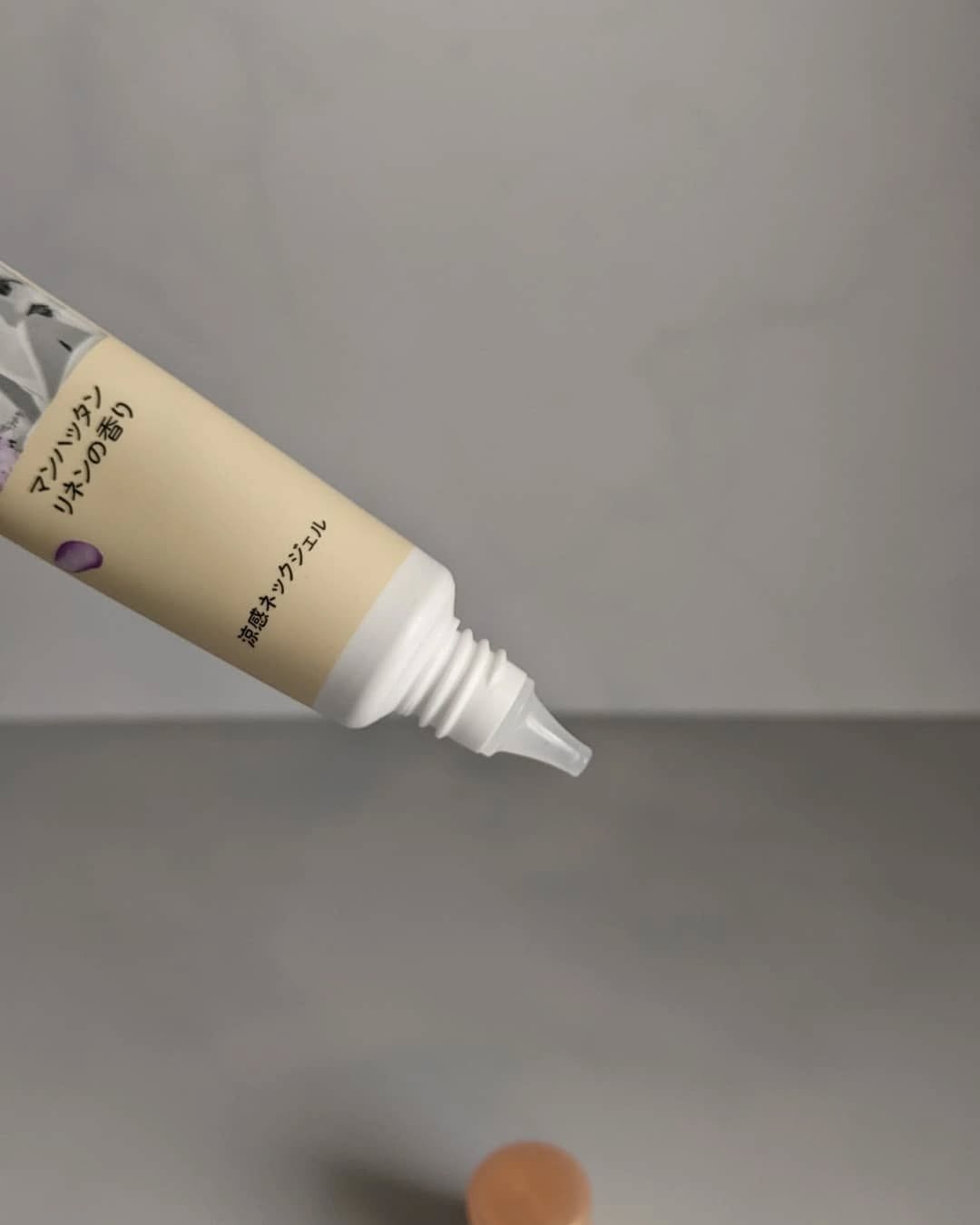 8x4 アロマスイッチ 涼感ネックジェル マンハッタンリネンの香り/８ｘ４/デオドラント・制汗剤を使ったクチコミ（2枚目）