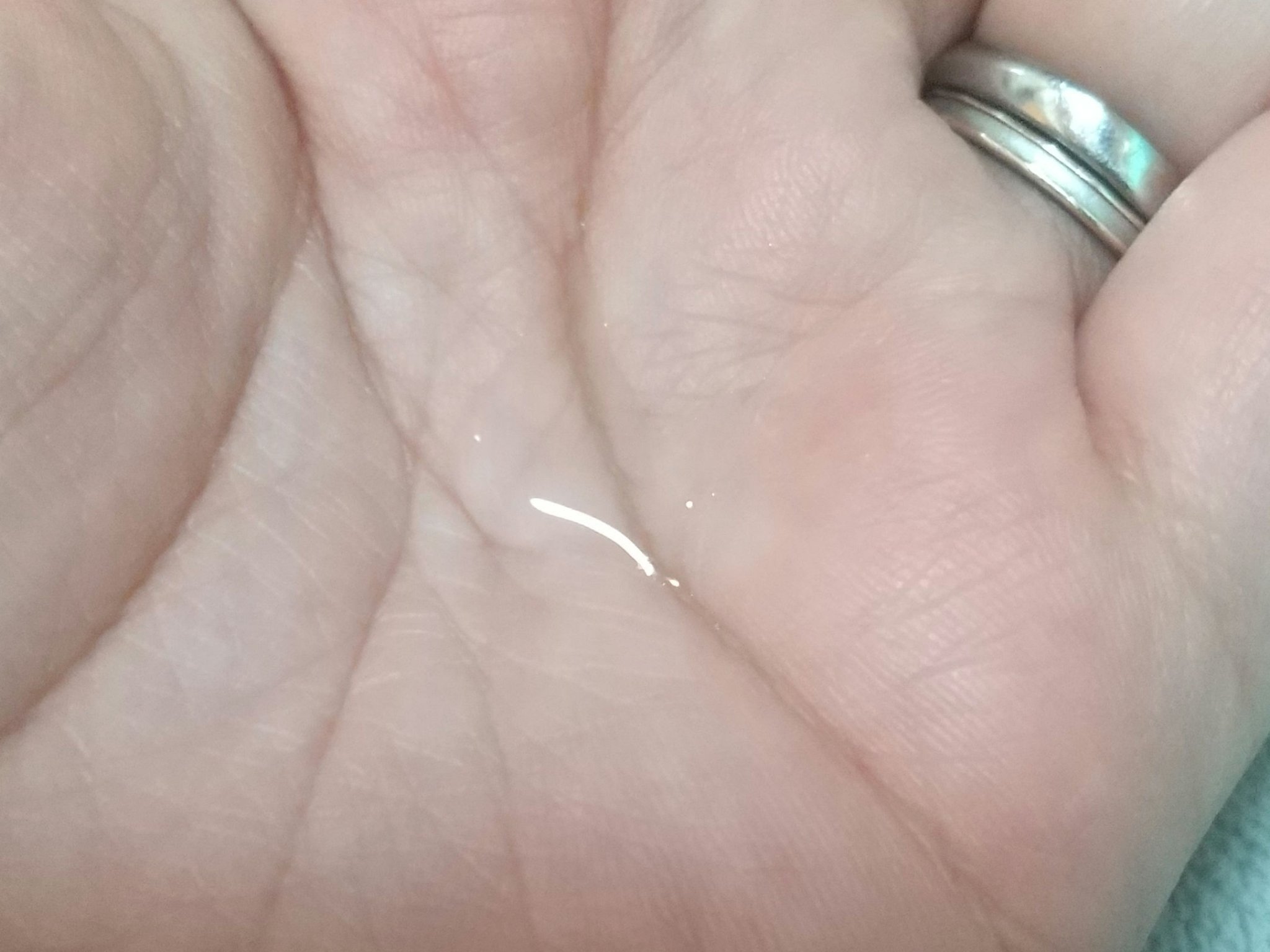 ラサーナ ラサーナ プレミオール ヘア エッセンスのクチコミ「【使った商品】ラサーナ プレミオール ヘア エッセンス
【商品の特徴】ヘアエッセンス
【使用感.....」（3枚目）