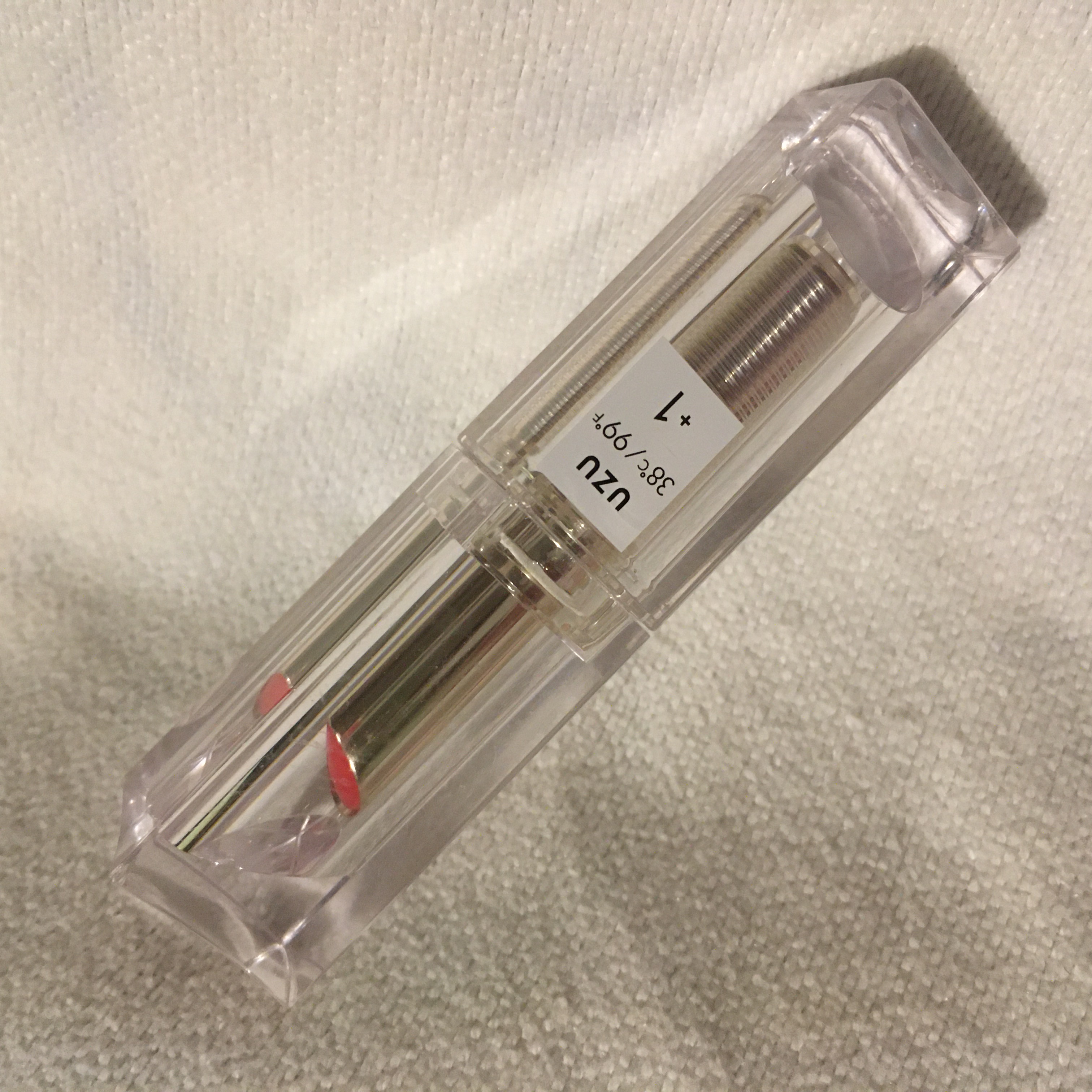 38/99°F LIP KIT BOOK BLACK edition/宝島社/リップグロスを使ったクチコミ（1枚目）