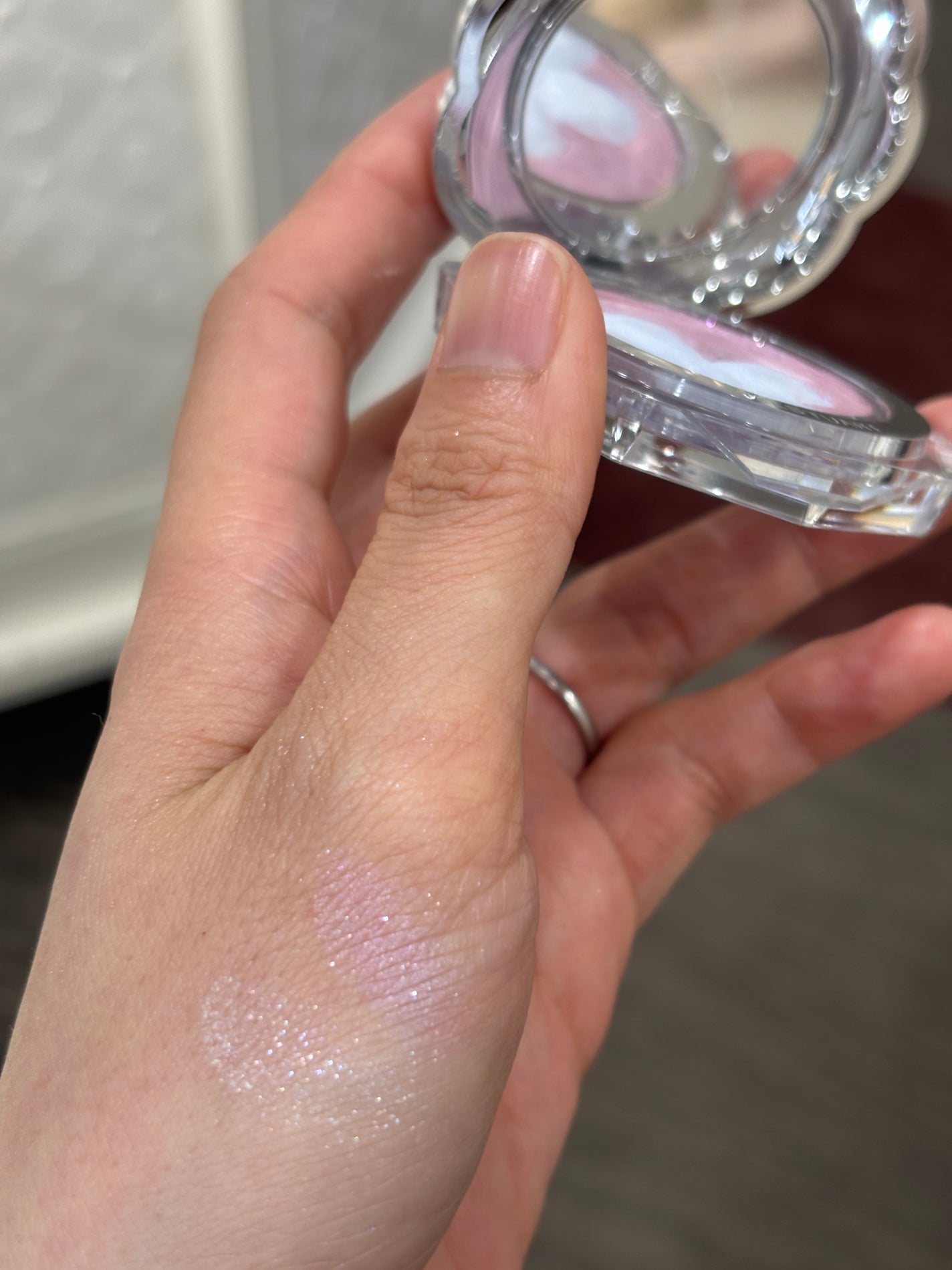 ジルスチュアート クリスタルブルーム ペタルクチュールアイズ デュオ/JILL STUART/アイシャドウパレットを使ったクチコミ(2枚目)