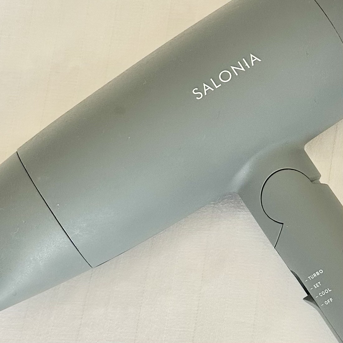 スピーディーイオンドライヤー グレー(WEB限定)/SALONIA/ドライヤーを使ったクチコミ（2枚目）