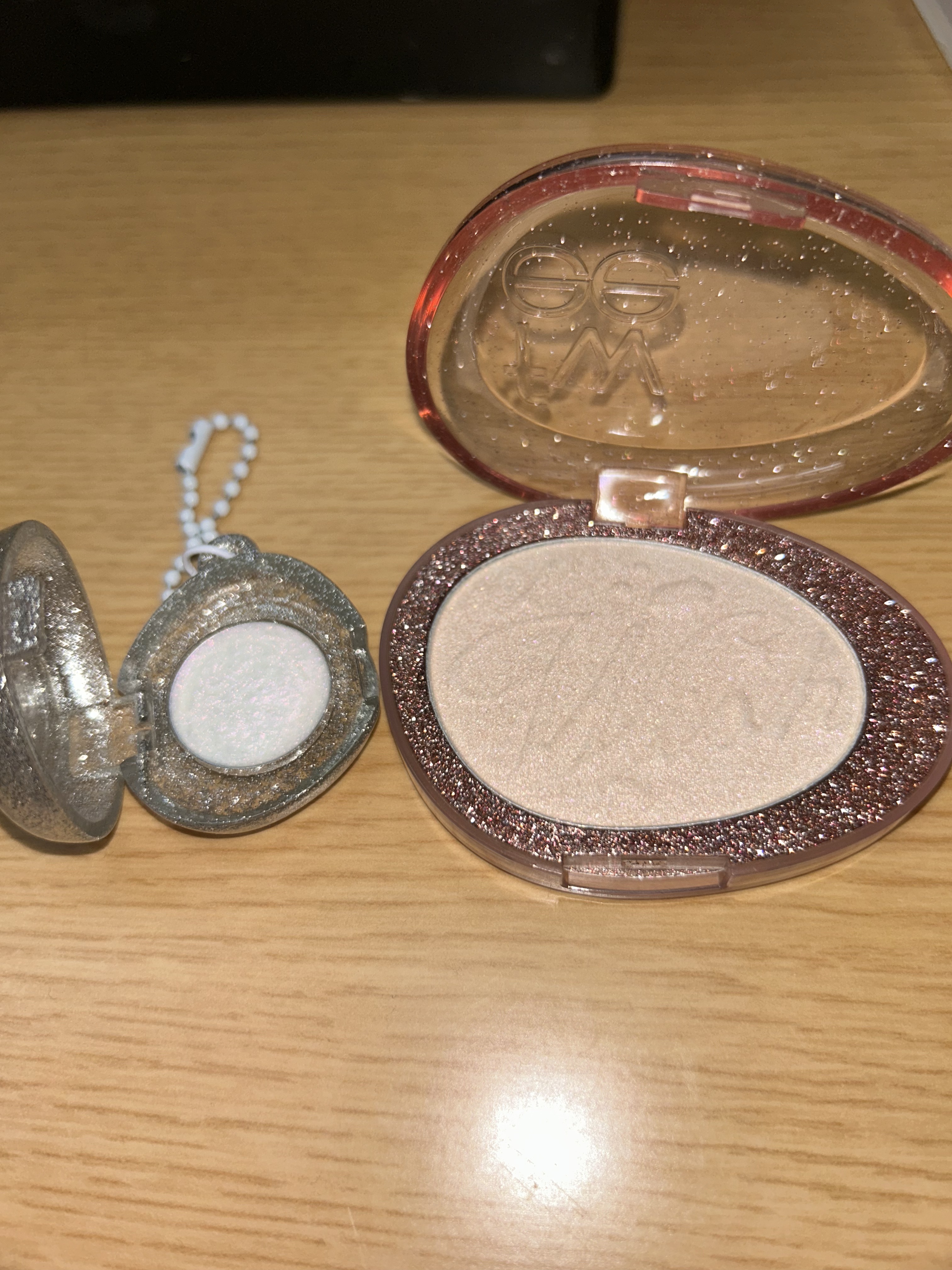 フィー グリッツストーンハイライター HL09 ラブクォーツ/fwee/パウダーハイライトを使ったクチコミ（2枚目）