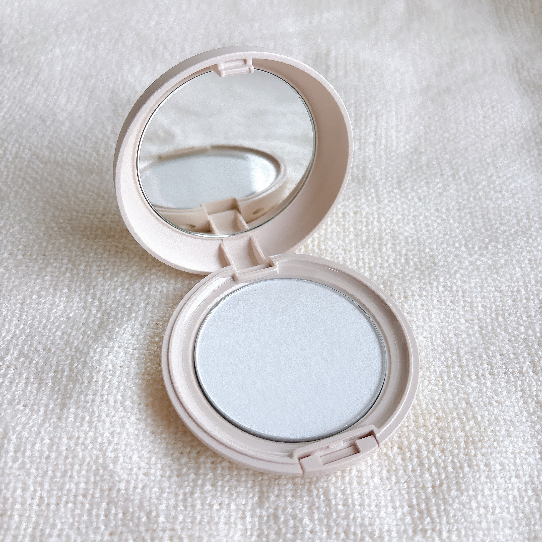 グッバイオイリー/Enamor/プレストパウダーを使ったクチコミ（1枚目）