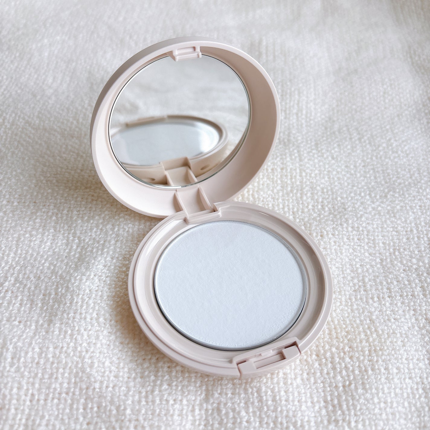 グッバイオイリー/Enamor/プレストパウダーを使ったクチコミ(1枚目)