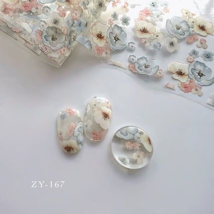 naomi on LIPS 「@tominail.japanフラワーホイル🫶再入荷しました☺..」(5枚目)