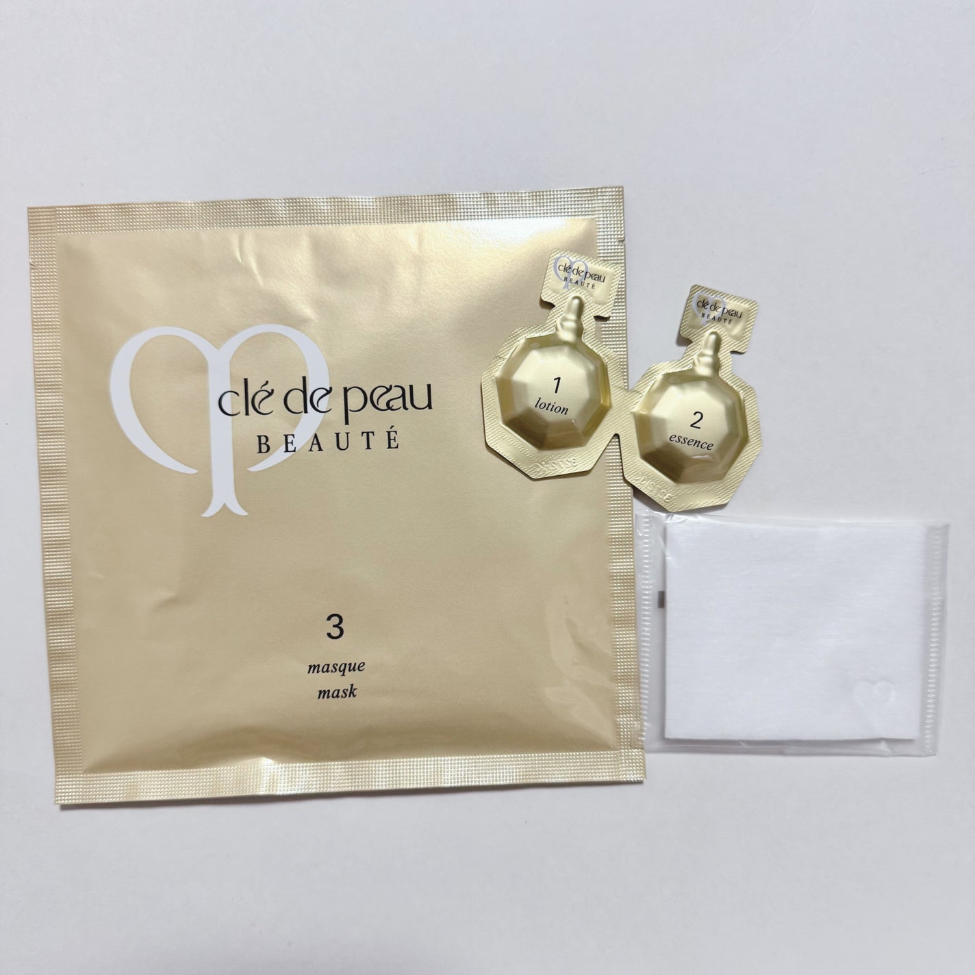 コンサントレイリュミナトゥール/クレ・ド・ポー ボーテ/スキンケアキットを使ったクチコミ(2枚目)