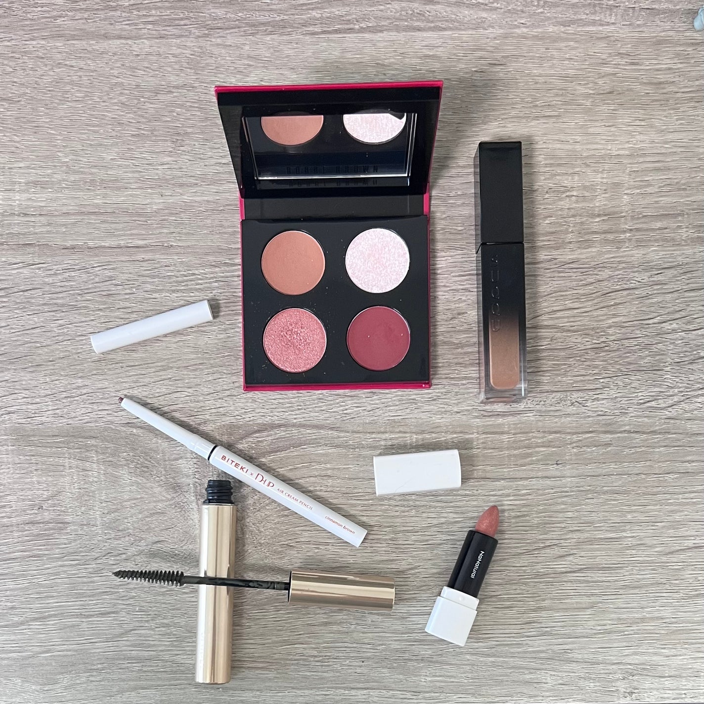 グロウ タッチ アイズ/SUQQU/リキッドアイシャドウを使ったクチコミ(1枚目)