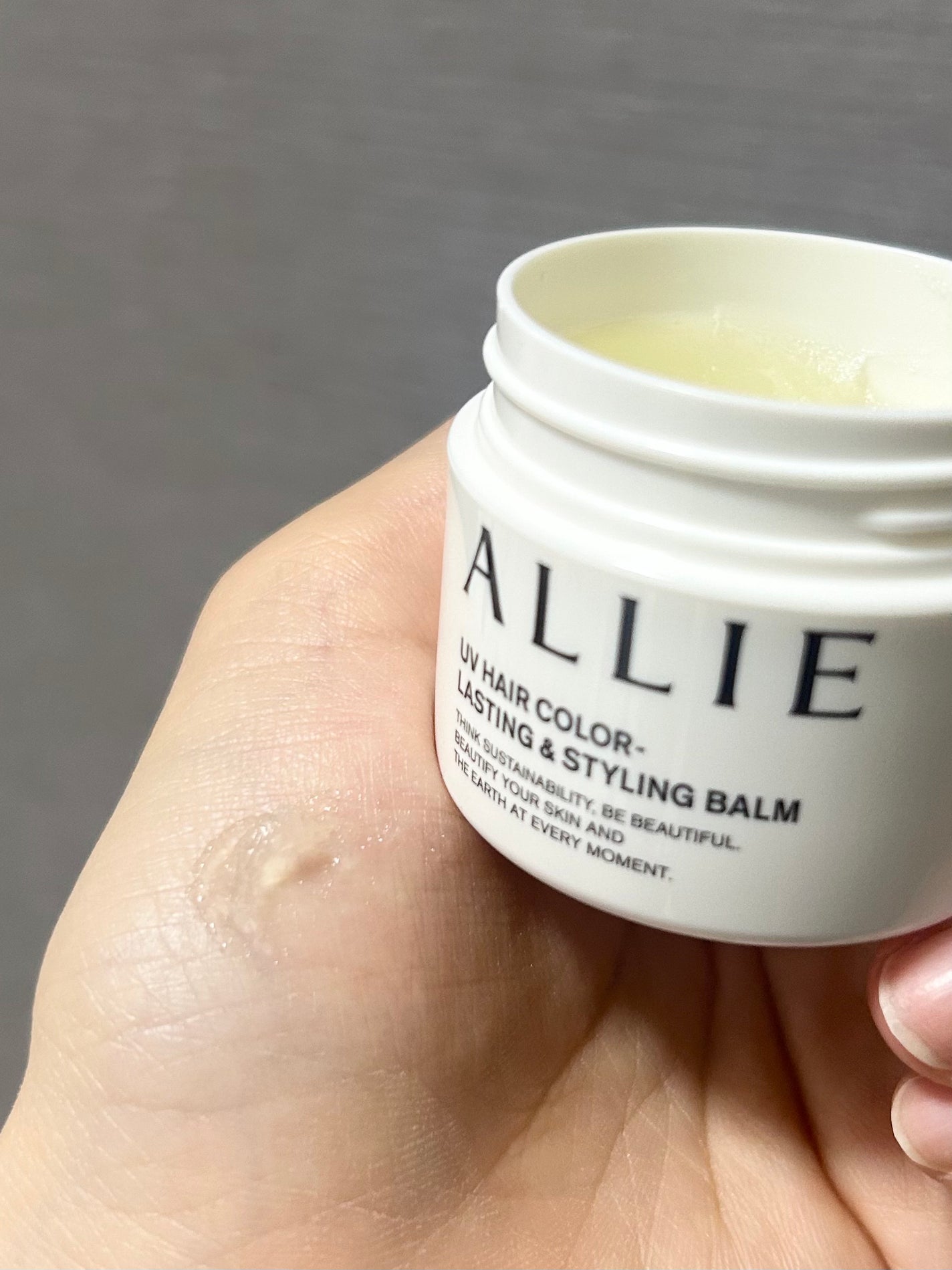 アリィー クロノビューティ UV ヘアカラーラスティング&スタイリング バーム/アリィー/ヘアバームを使ったクチコミ(4枚目)