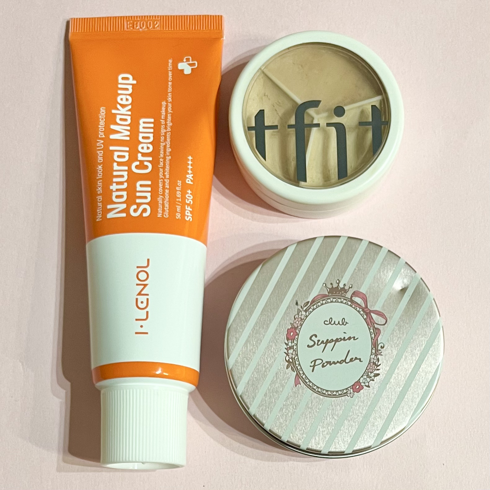 すっぴんパウダー  パステルローズの香り/クラブ/プレストパウダーを使ったクチコミ（2枚目）