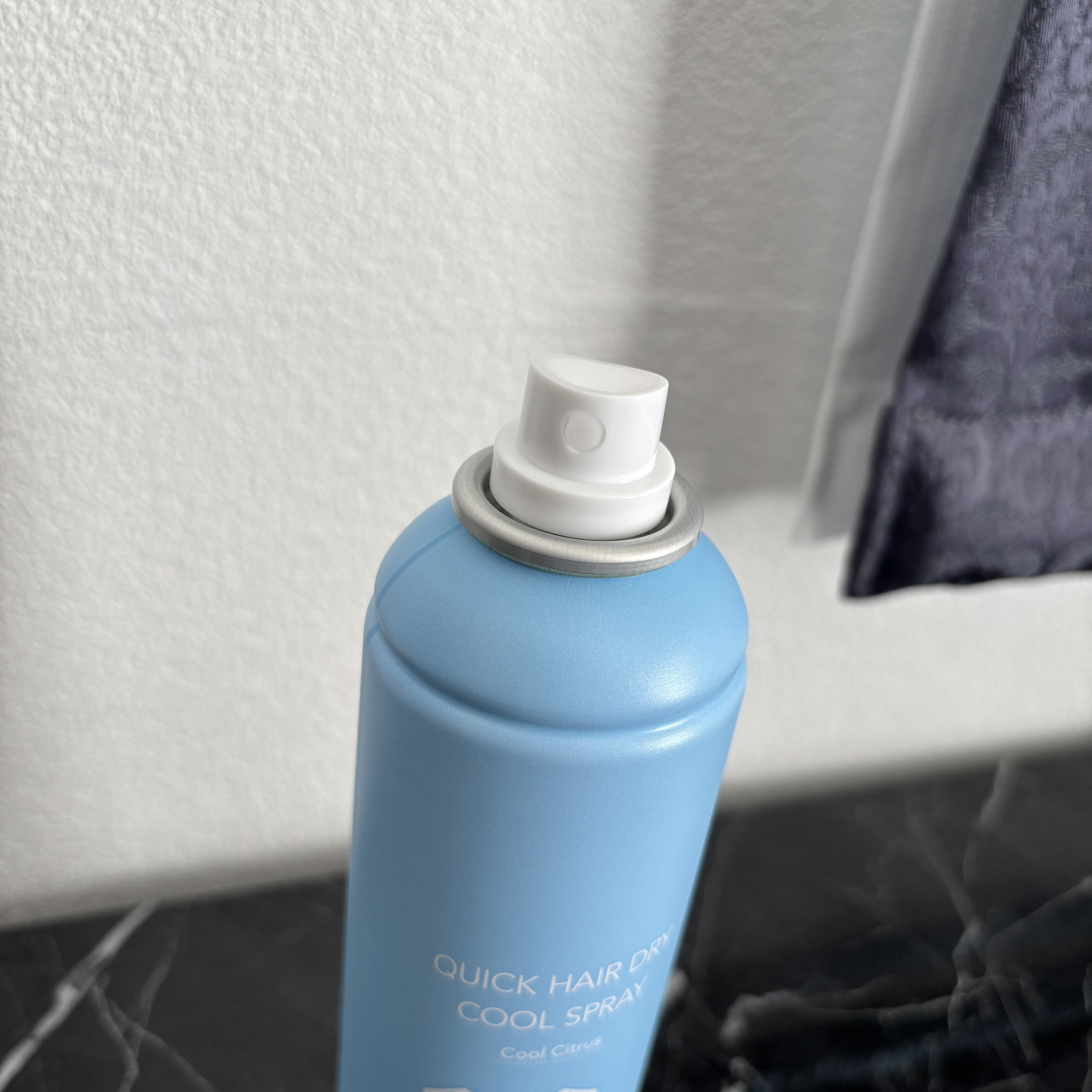 スキューズミー クイックヘアドライクールスプレー クールシトラスの香り/スキューズミー/ヘアスプレーを使ったクチコミ（2枚目）