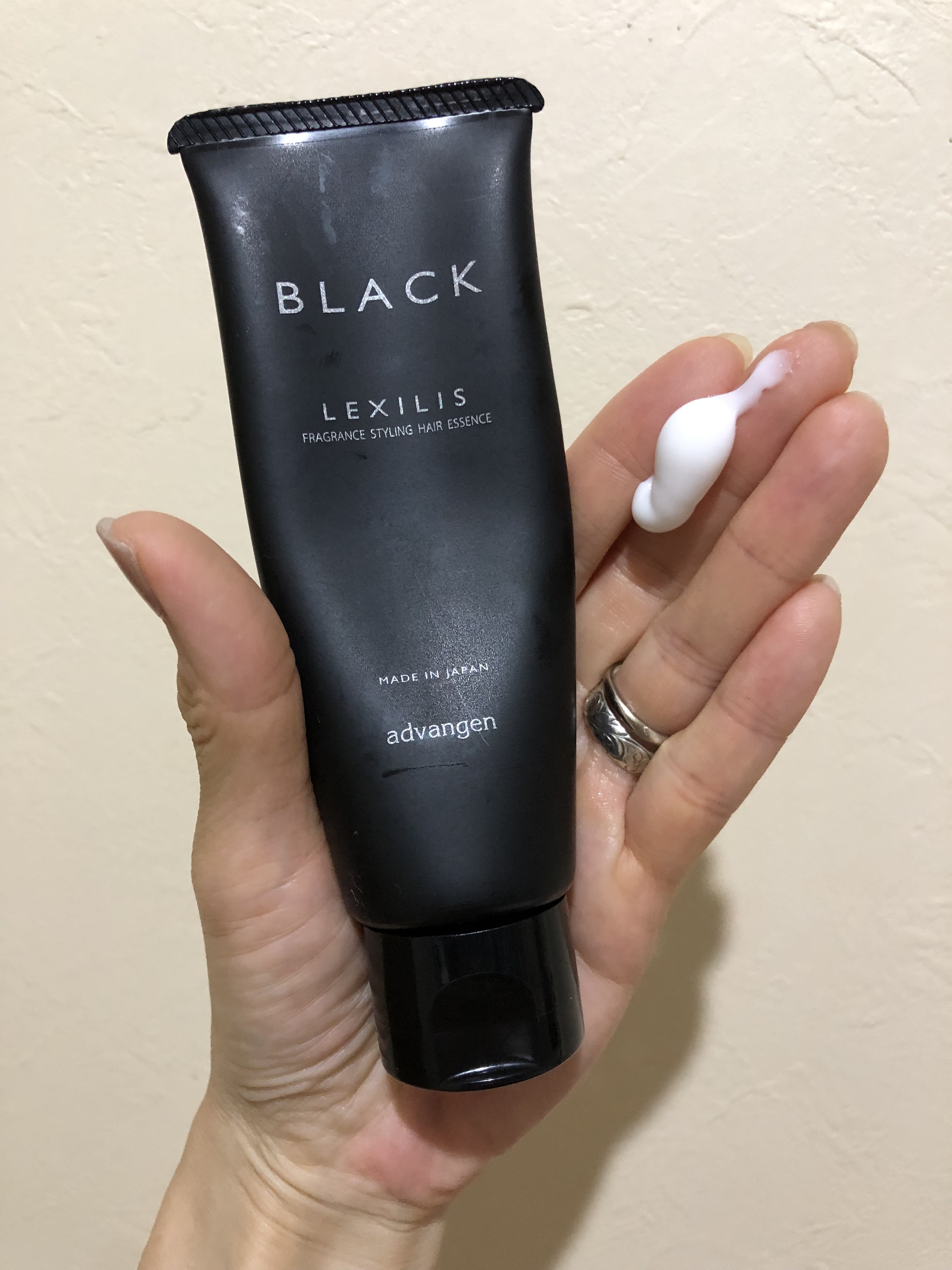 ブラック フレグランス スタイリング ヘアエッセンス/LEXILIS/アウトバストリートメントを使ったクチコミ（1枚目）