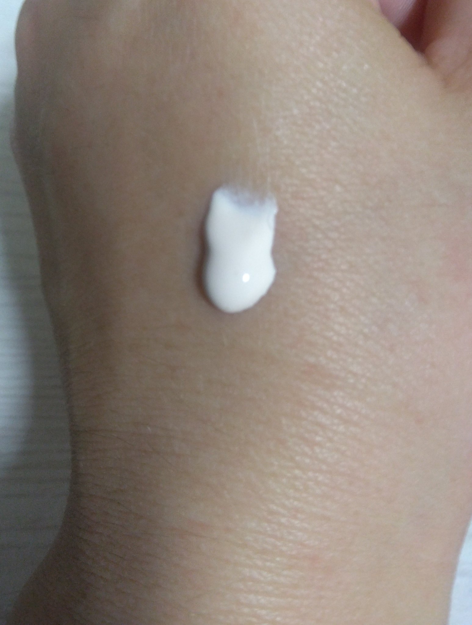 エクシア フェアブライトニング メイクアップセラム/ALBION/化粧下地を使ったクチコミ（3枚目）