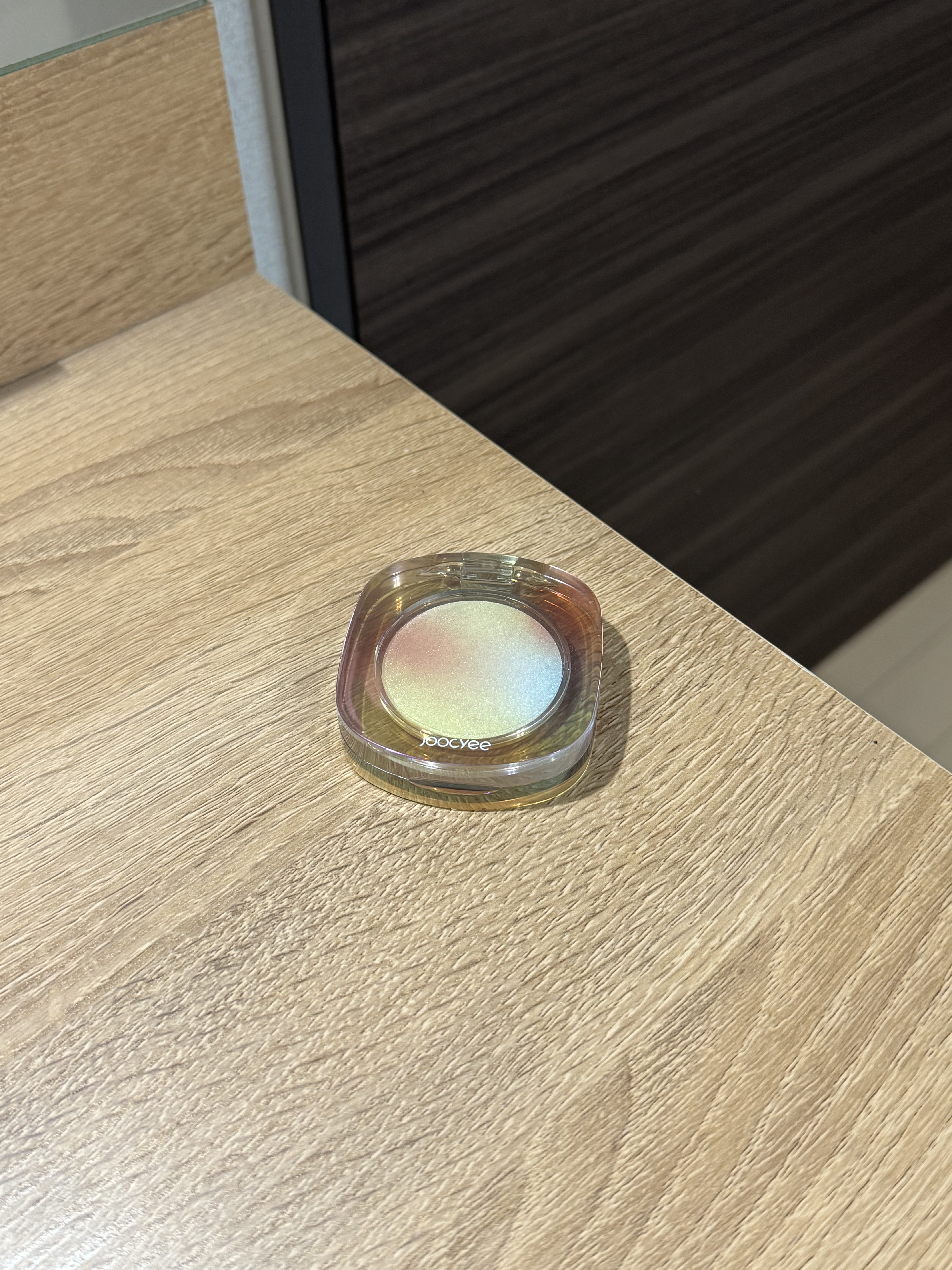 ダイヤモンドシェルハイライト 01 ムーンライト/Joocyee/パウダーハイライトを使ったクチコミ（1枚目）