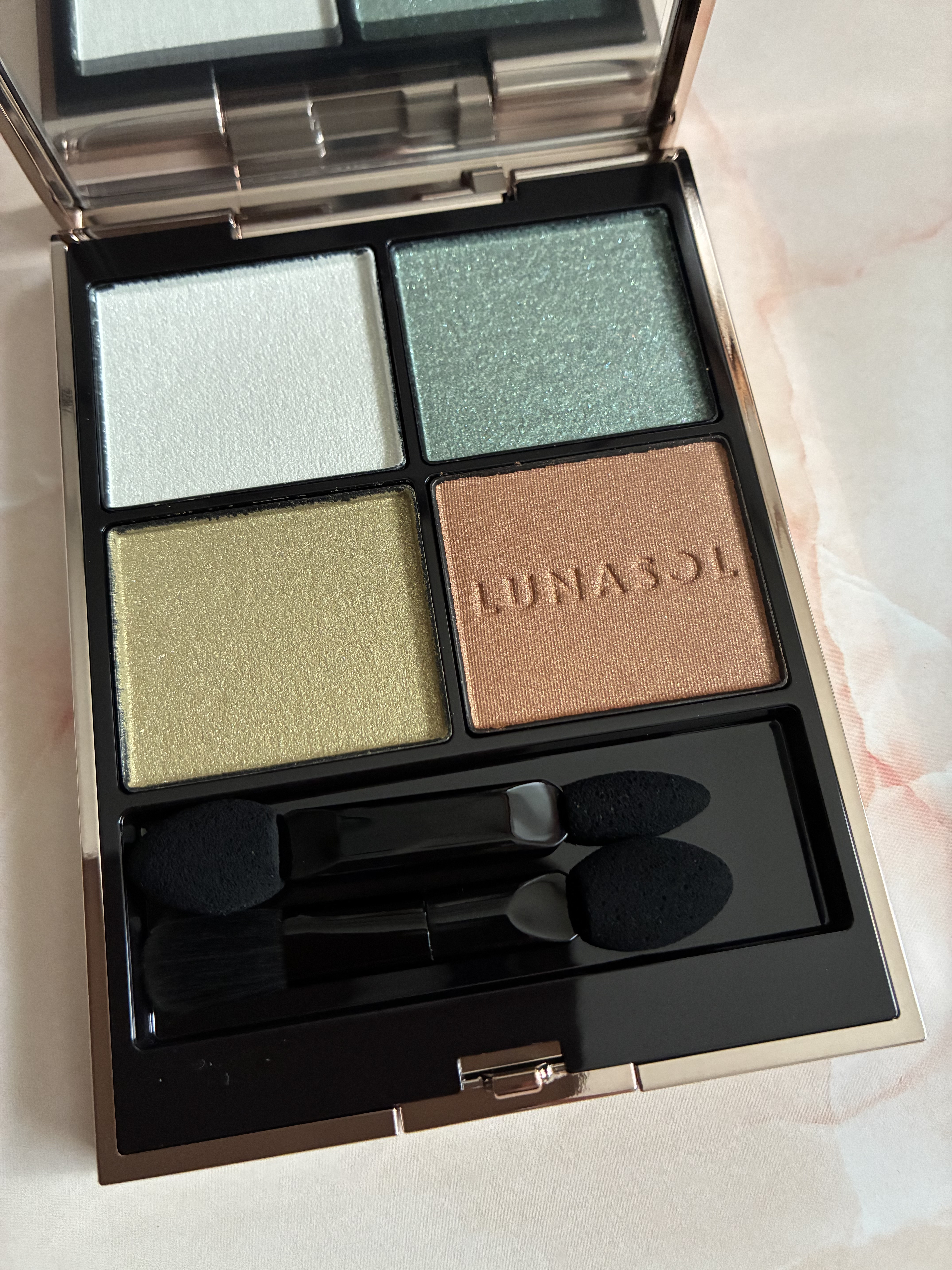 ルナソル アイカラーレーションN EX08 Alluring Feather/LUNASOL/アイシャドウパレットを使ったクチコミ（1枚目）