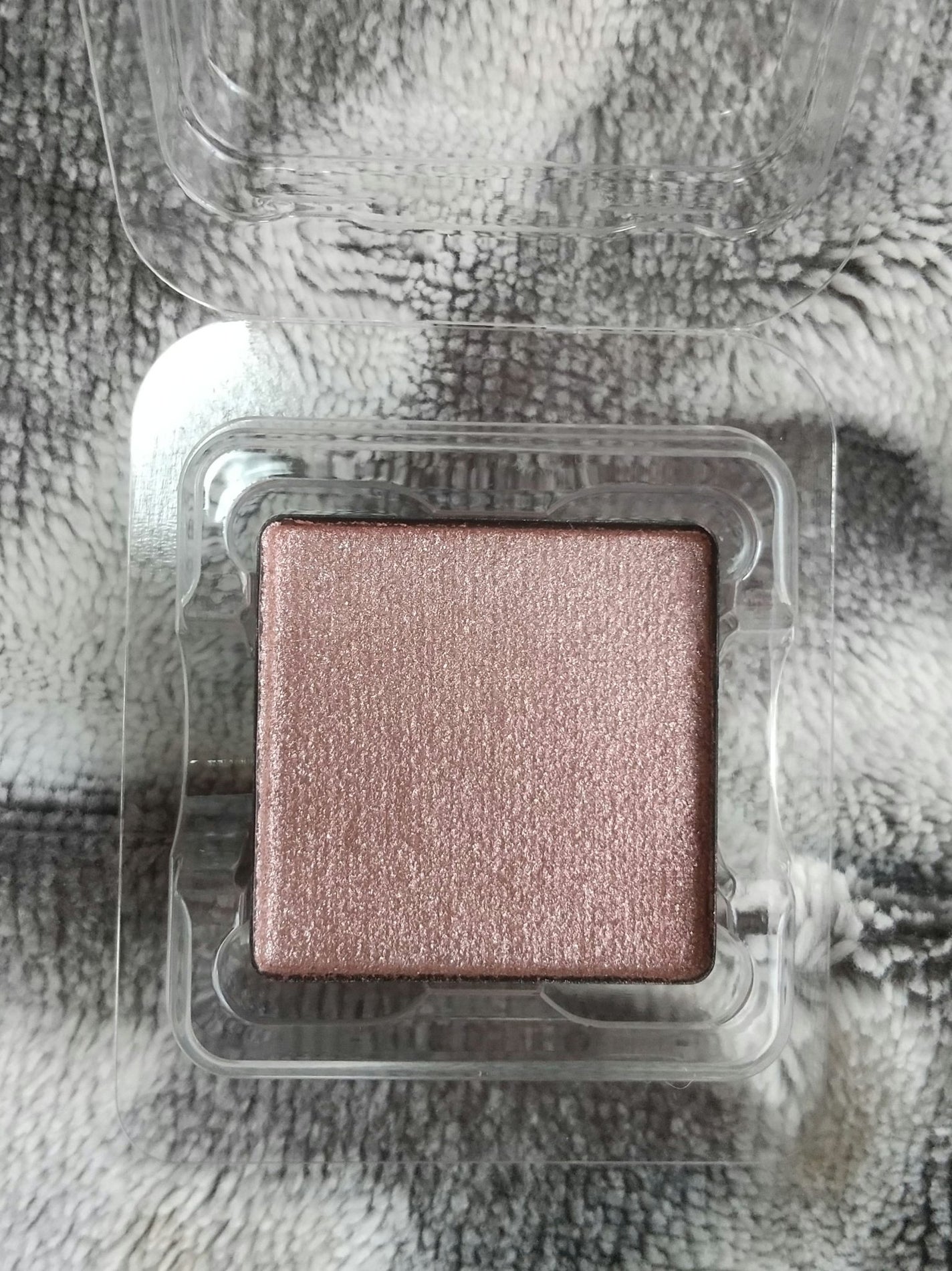 RMK インフィニシェイド シングル アイシャドウ/RMK/単色アイシャドウを使ったクチコミ(3枚目)