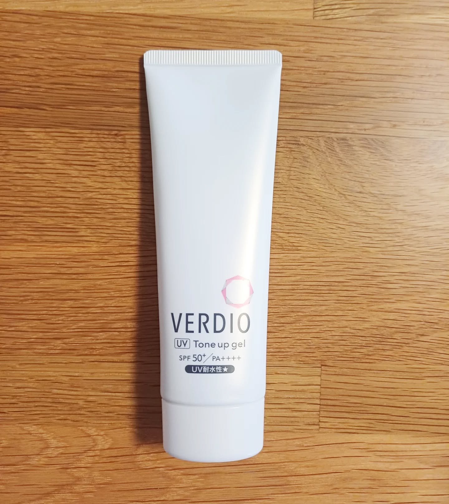 ベルディオ UVトーンアップエッセンス N/メンターム/日焼け止めローションを使ったクチコミ（2枚目）