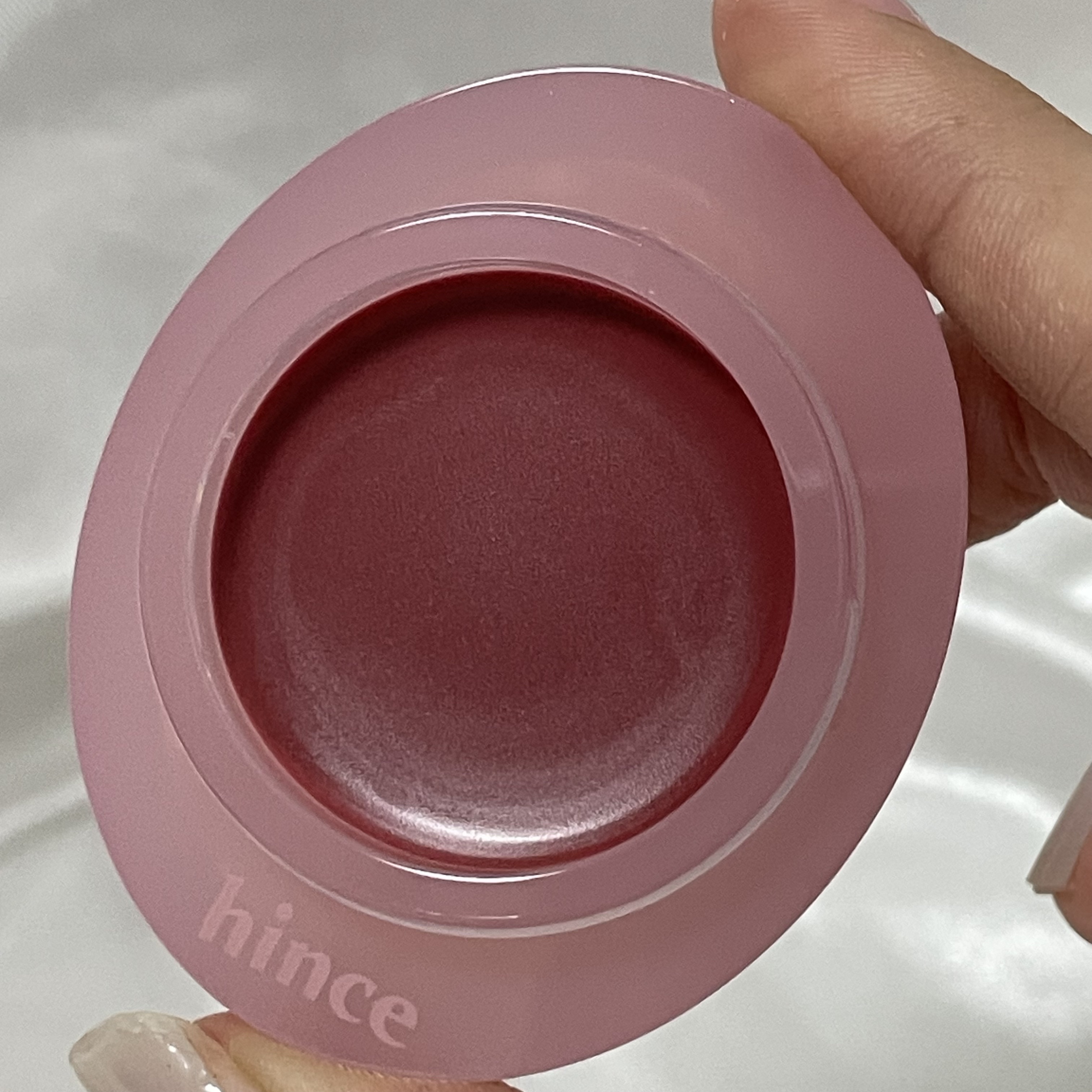 ロウグロウデューイーボール/hince/リップバームを使ったクチコミ（2枚目）