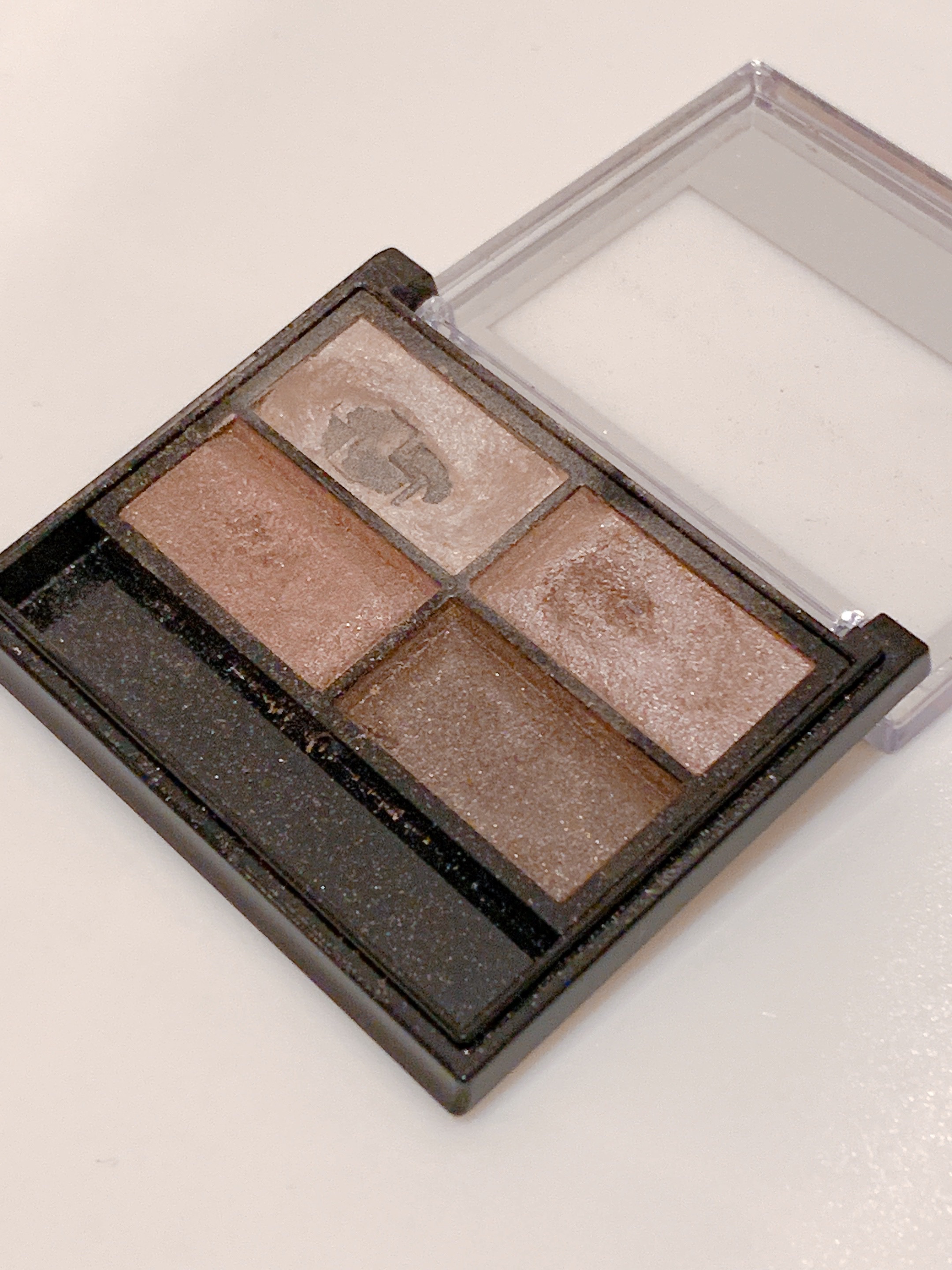 ロイヤルヴィンテージ アイズ 010/リンメル ロンドン/アイシャドウパレットを使ったクチコミ（3枚目）